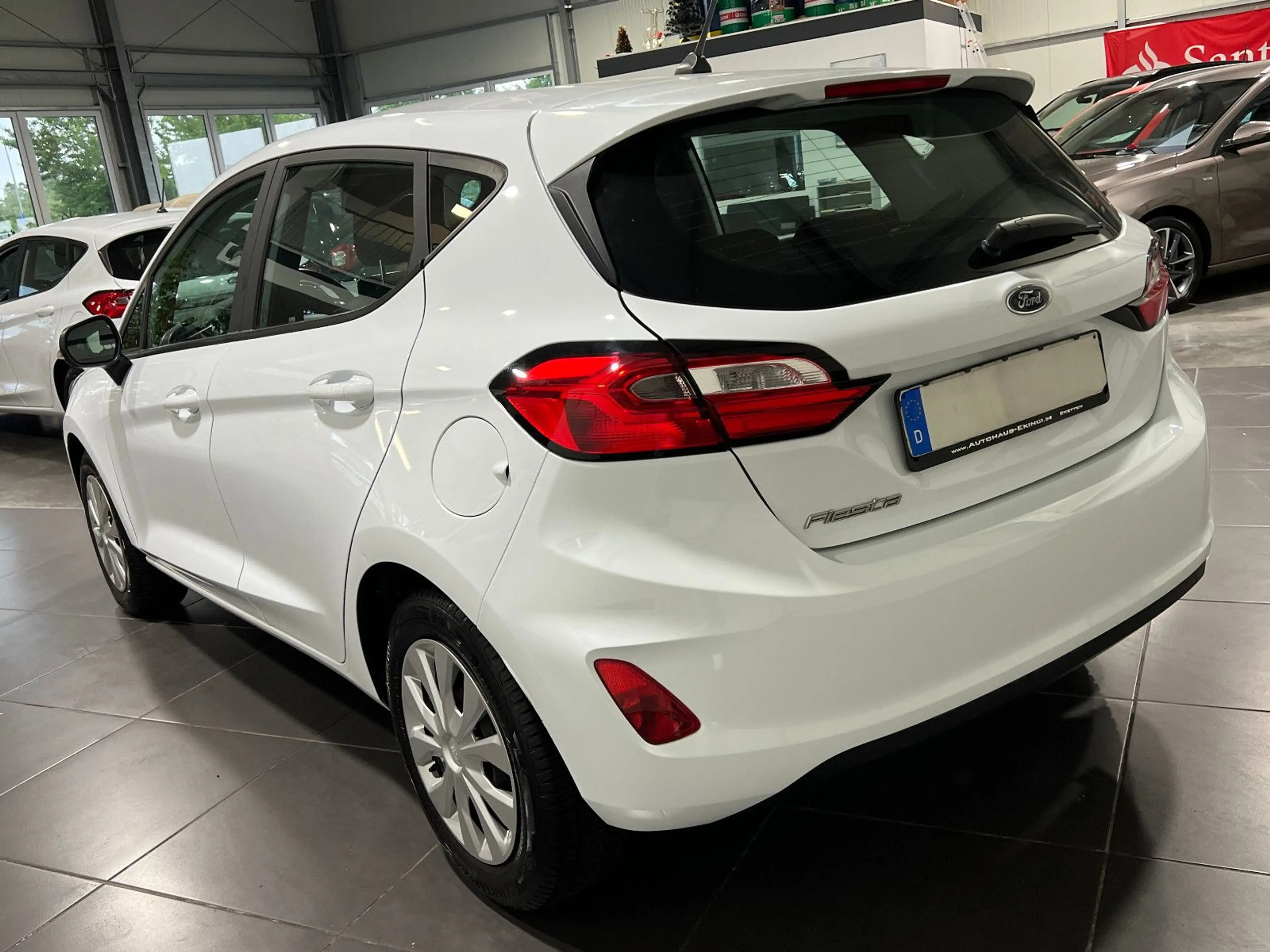 Ford Fiesta 1.1 **LED*SHZ*Tempomat*Klima** — photo 4