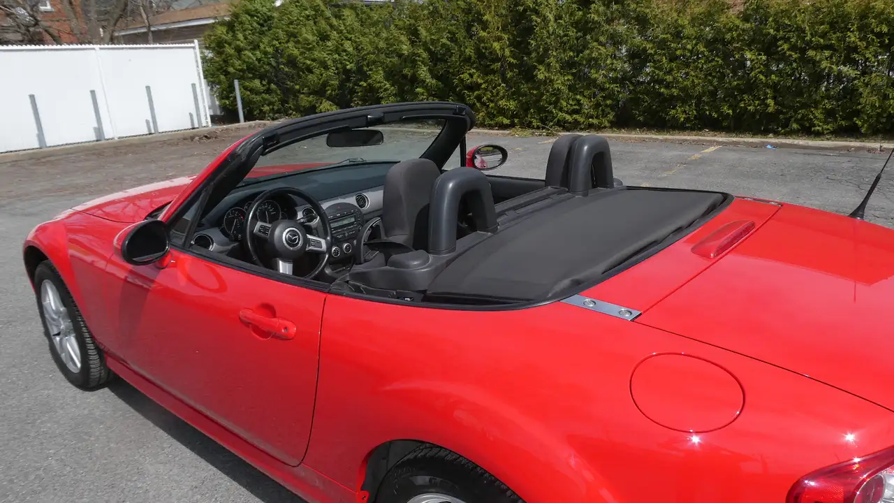 Mazda MX-5 Miata снимка Mazda MX-5 Miata