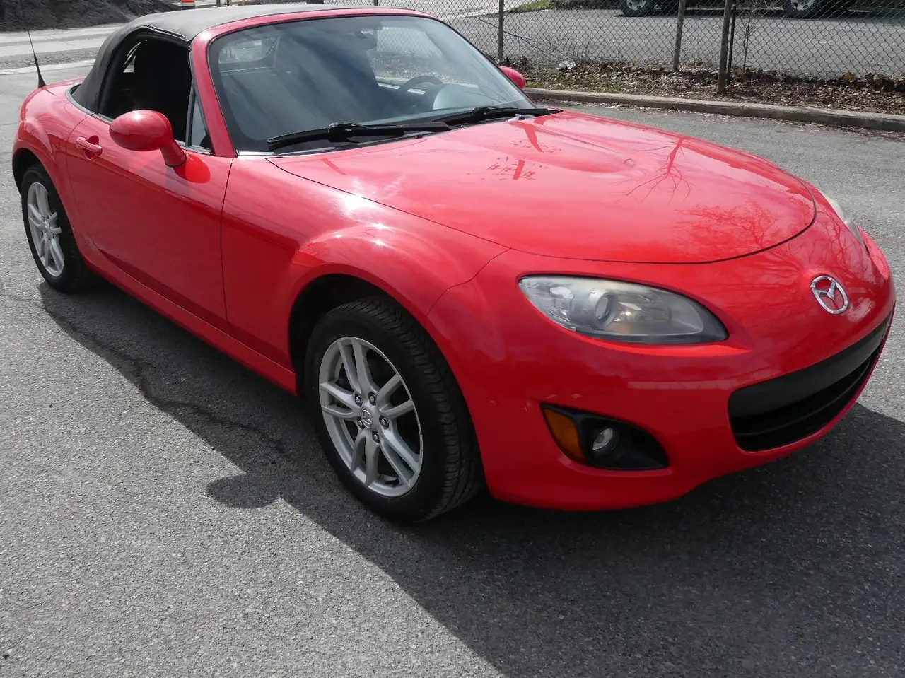 Mazda MX-5 Miata снимка Mazda MX-5 Miata