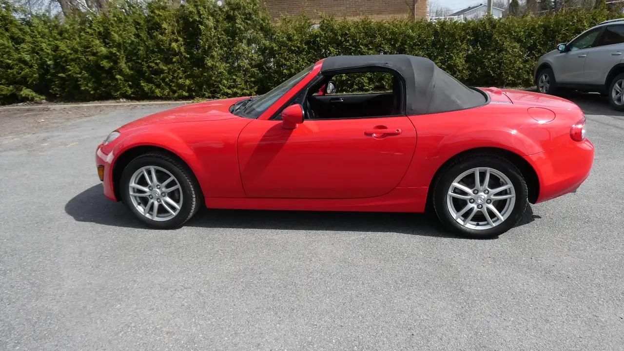 Mazda MX-5 Miata снимка Mazda MX-5 Miata