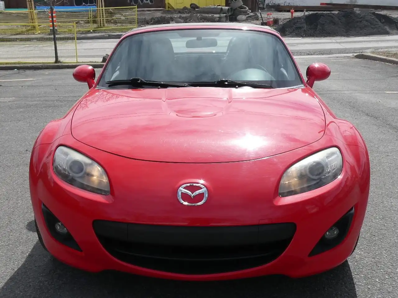Mazda MX-5 Miata снимка Mazda MX-5 Miata