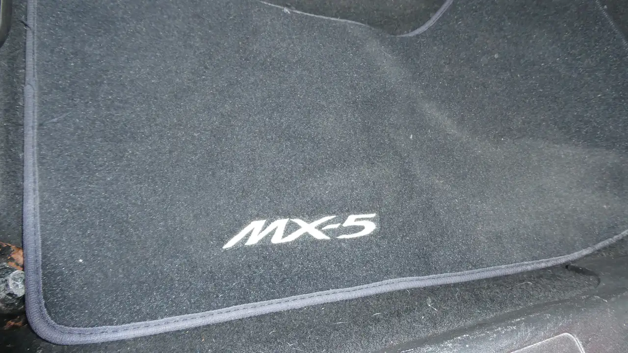 Mazda MX-5 Miata снимка Mazda MX-5 Miata