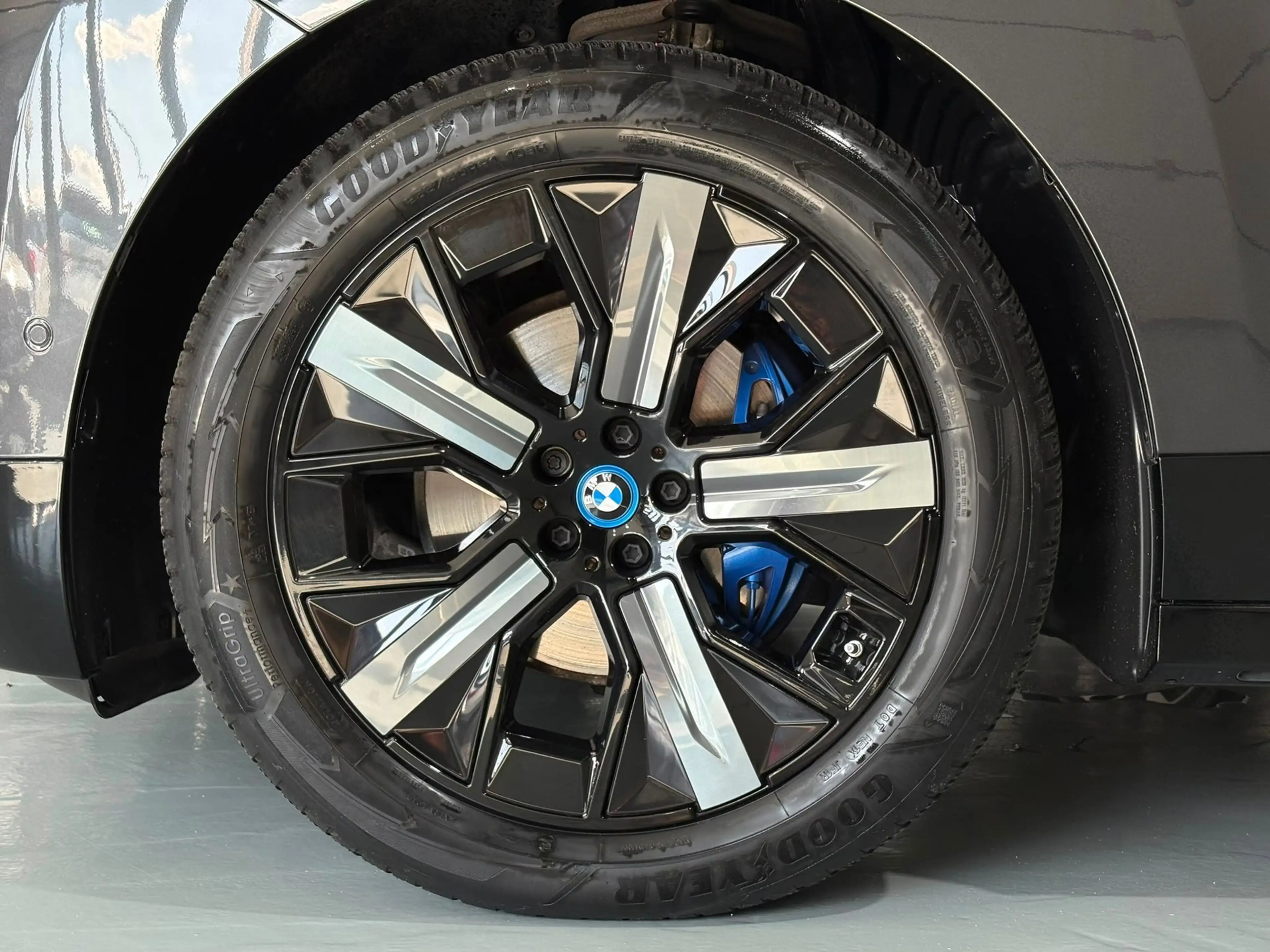 BMW iX XDrive50 Business Edition Plus 112 kWh / Panoramad — photo 13