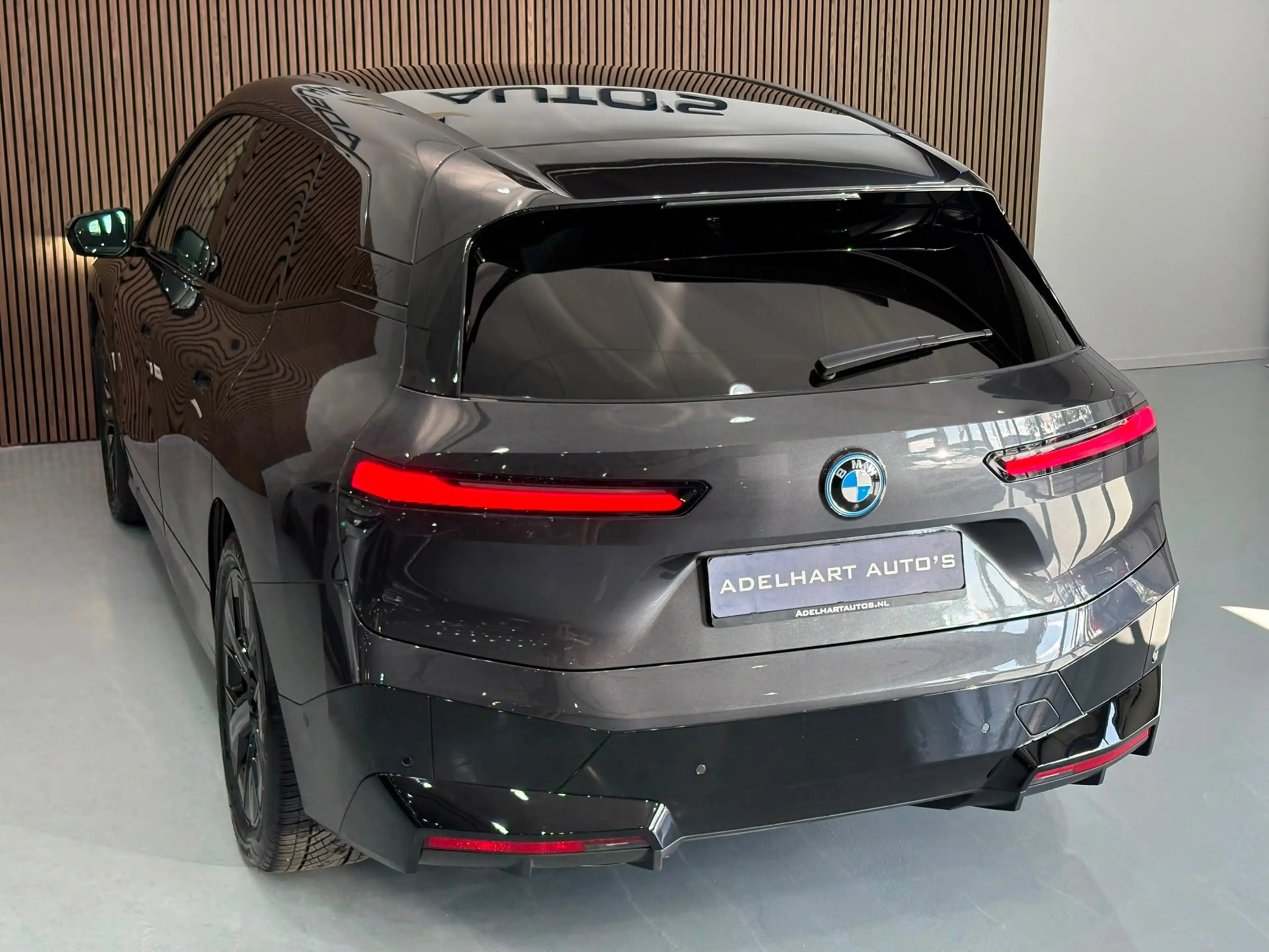 BMW iX XDrive50 Business Edition Plus 112 kWh / Panoramad — photo 6