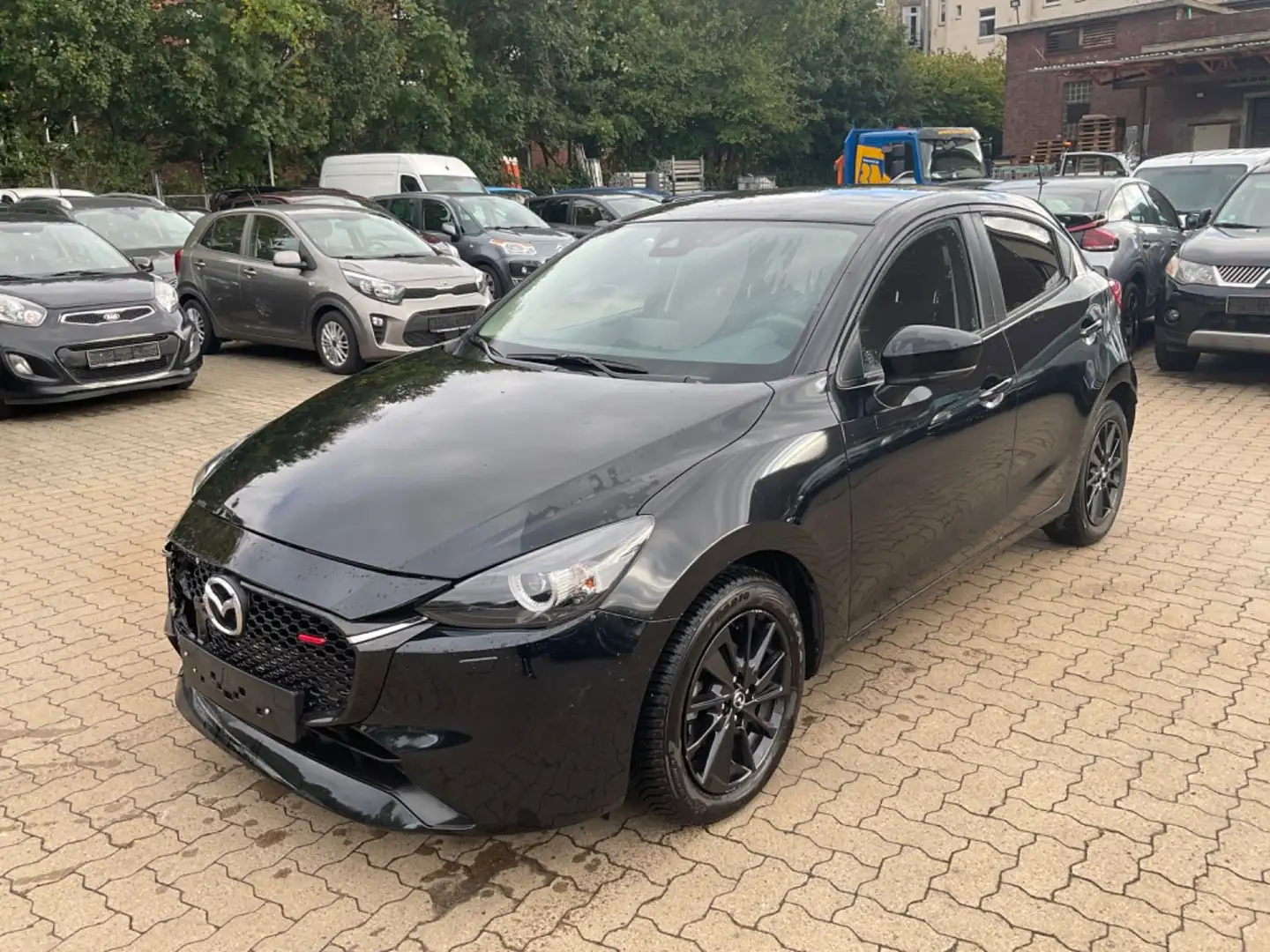 Mazda 2 Lim. Homura TÜV 10.2026 *1 HAND* Schwarz - 1