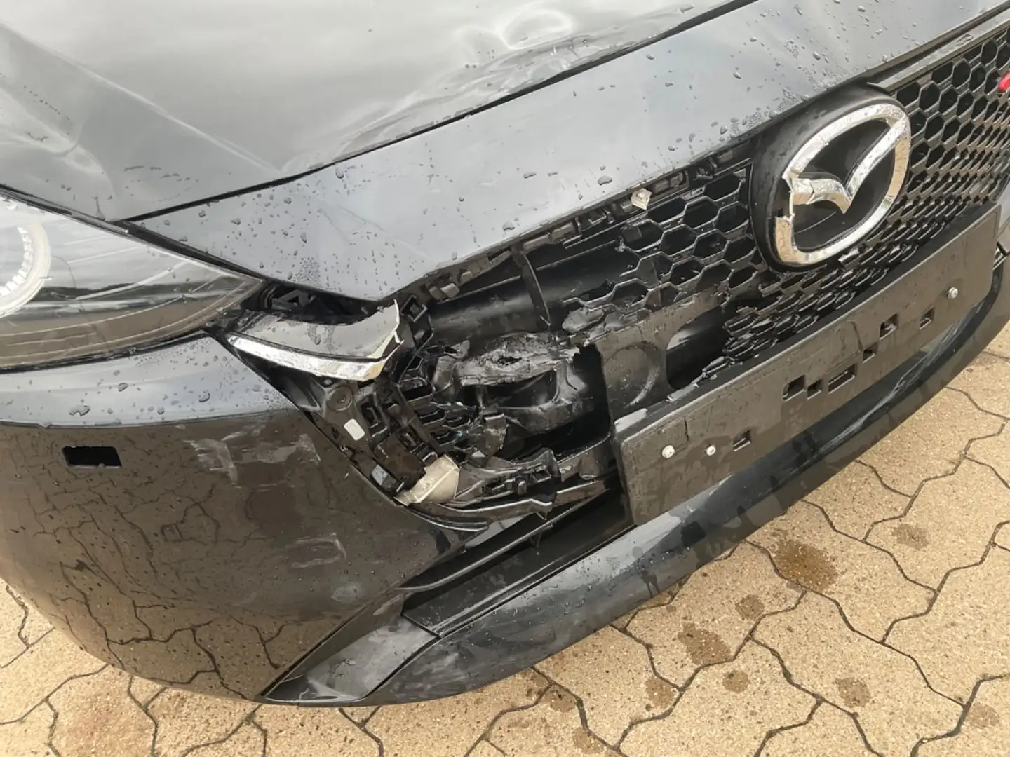 Mazda 2 Lim. Homura TÜV 10.2026 *1 HAND* Schwarz - 2