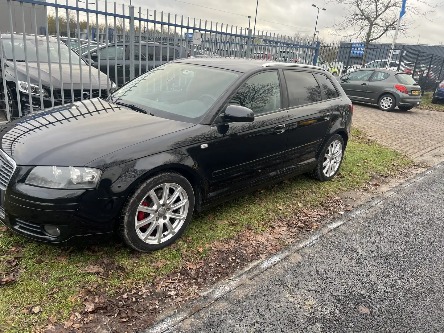 Audi A3 2.0 TFSI Sportback S line Sportpaket plus - 2