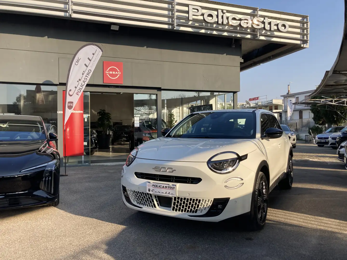 Fiat 600 1.2 hybrid  145cv auto NAVI FULL-LED TELECAMERA Weiß - 1
