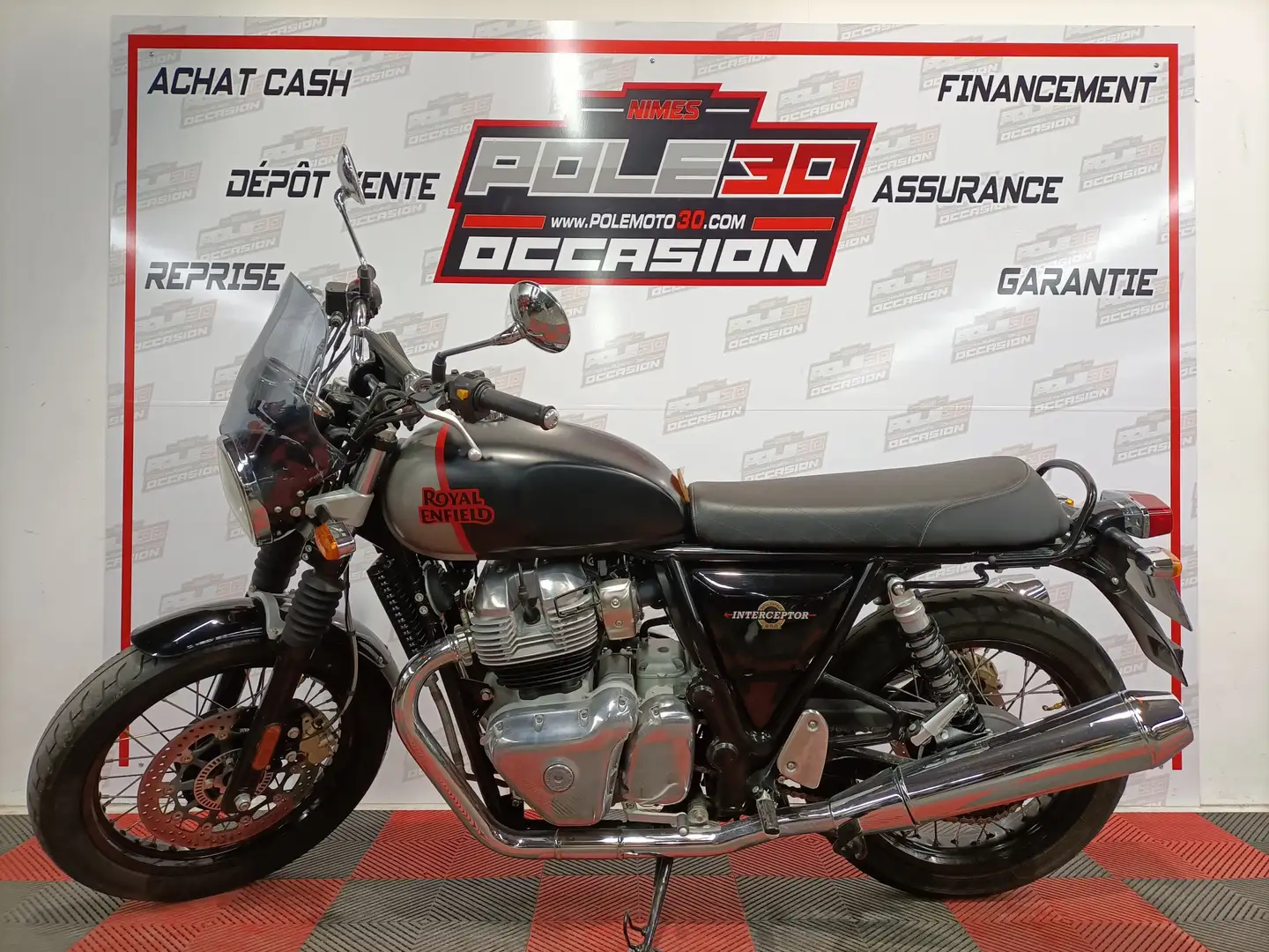 Royal Enfield Interceptor - 2
