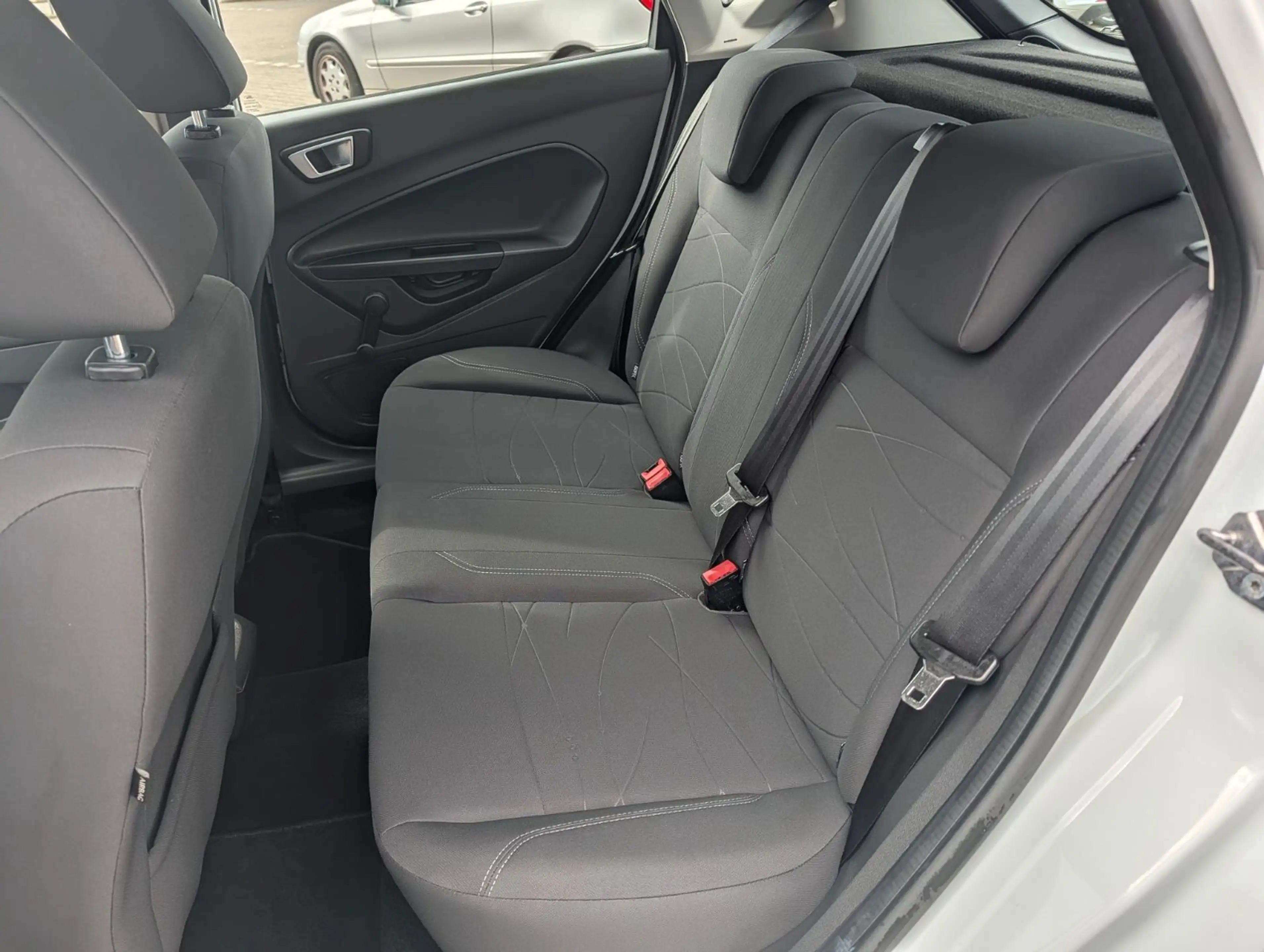 Ford Fiesta PowerShift GARANTIE KLIMA NAVI PDC TEMPOM — photo 13