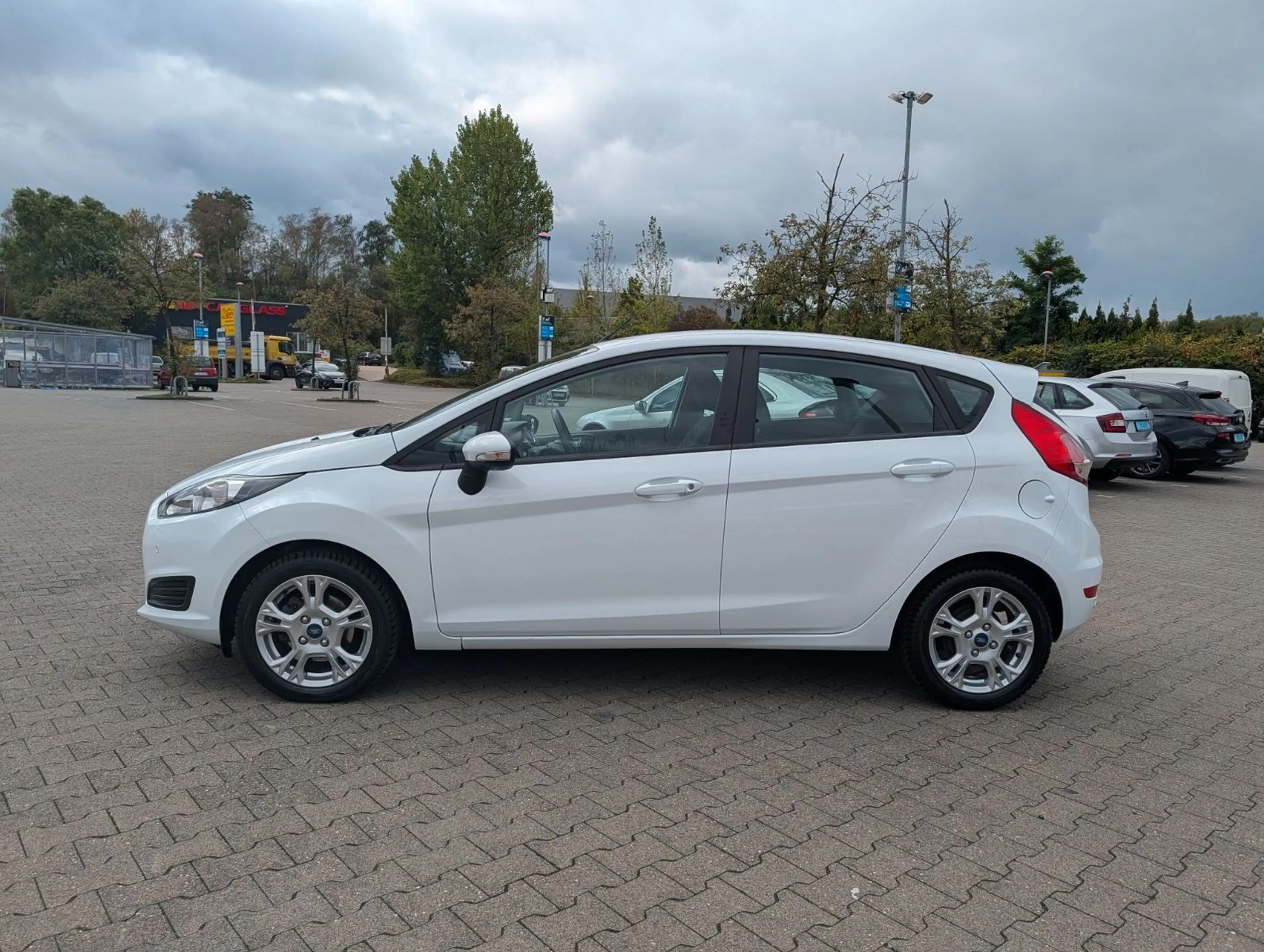 Ford Fiesta PowerShift GARANTIE KLIMA NAVI PDC TEMPOM — photo 4