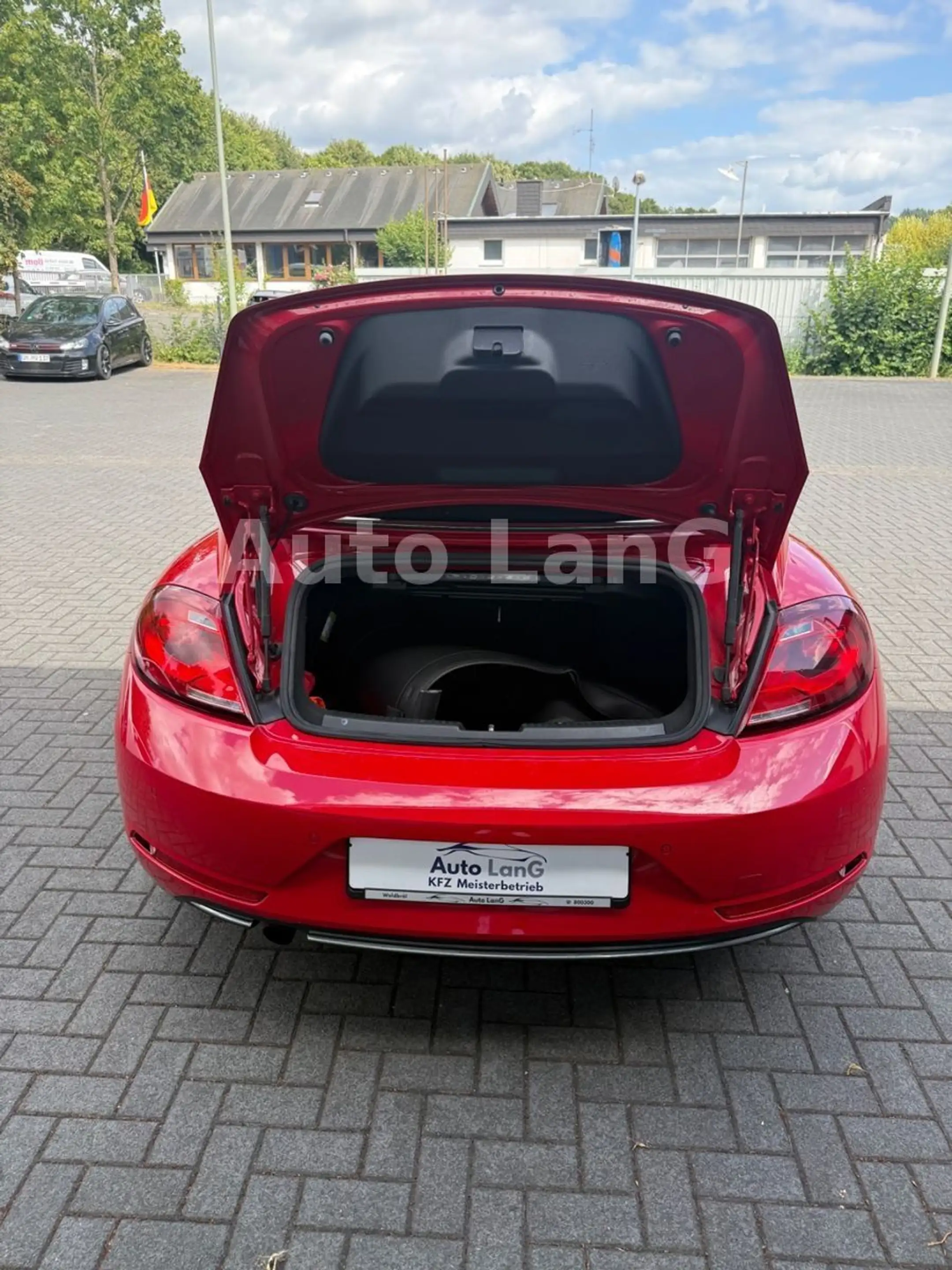 Volkswagen Beetle Cabrio Sound NAVI PDC SHZ — photo 13
