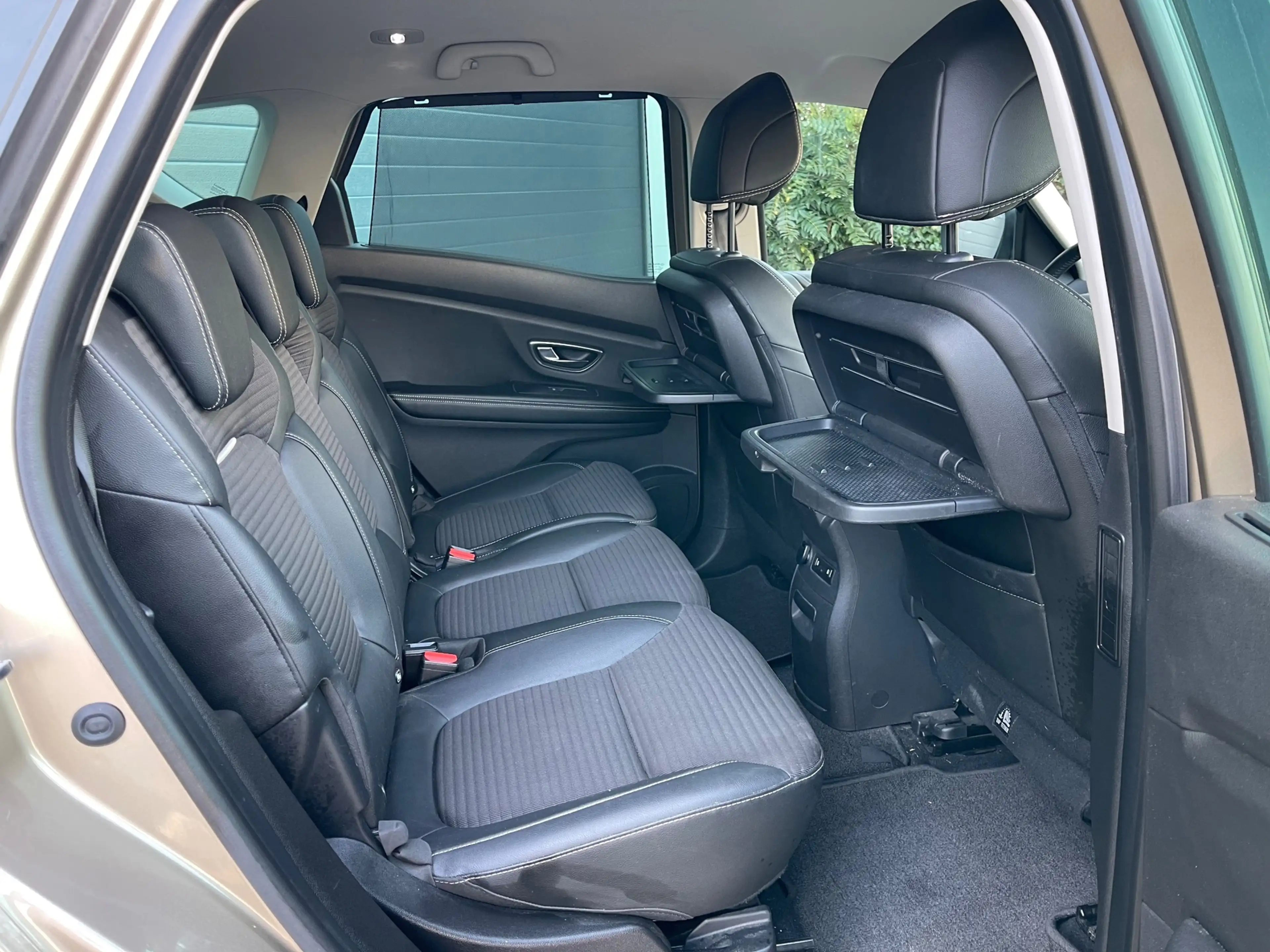 Renault Scenic 1.2 TCe Intens/Dealer-onderhouden/Camera/Navi/Crui — photo 32