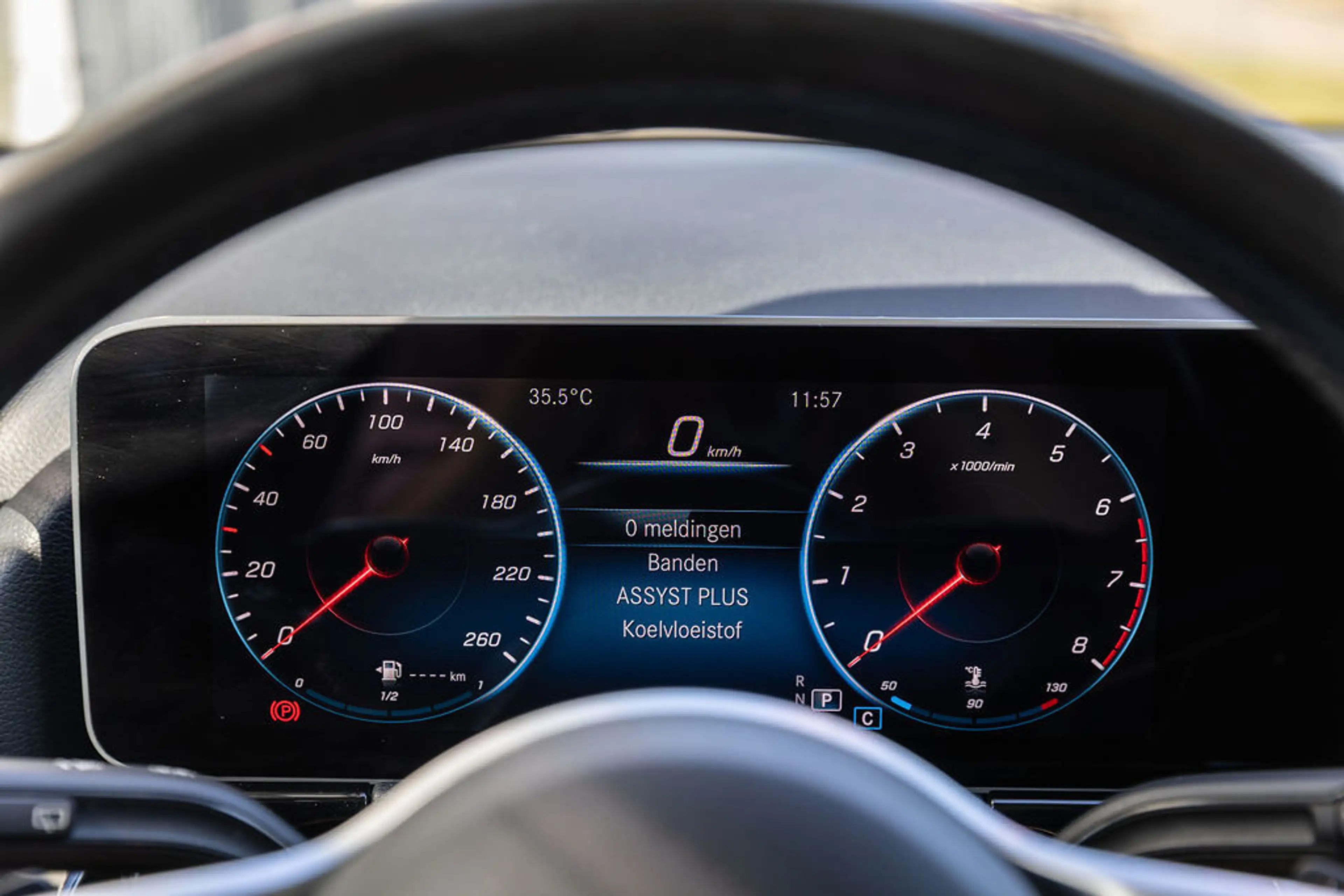 Mercedes-Benz B 180 Launch Edition — photo 4