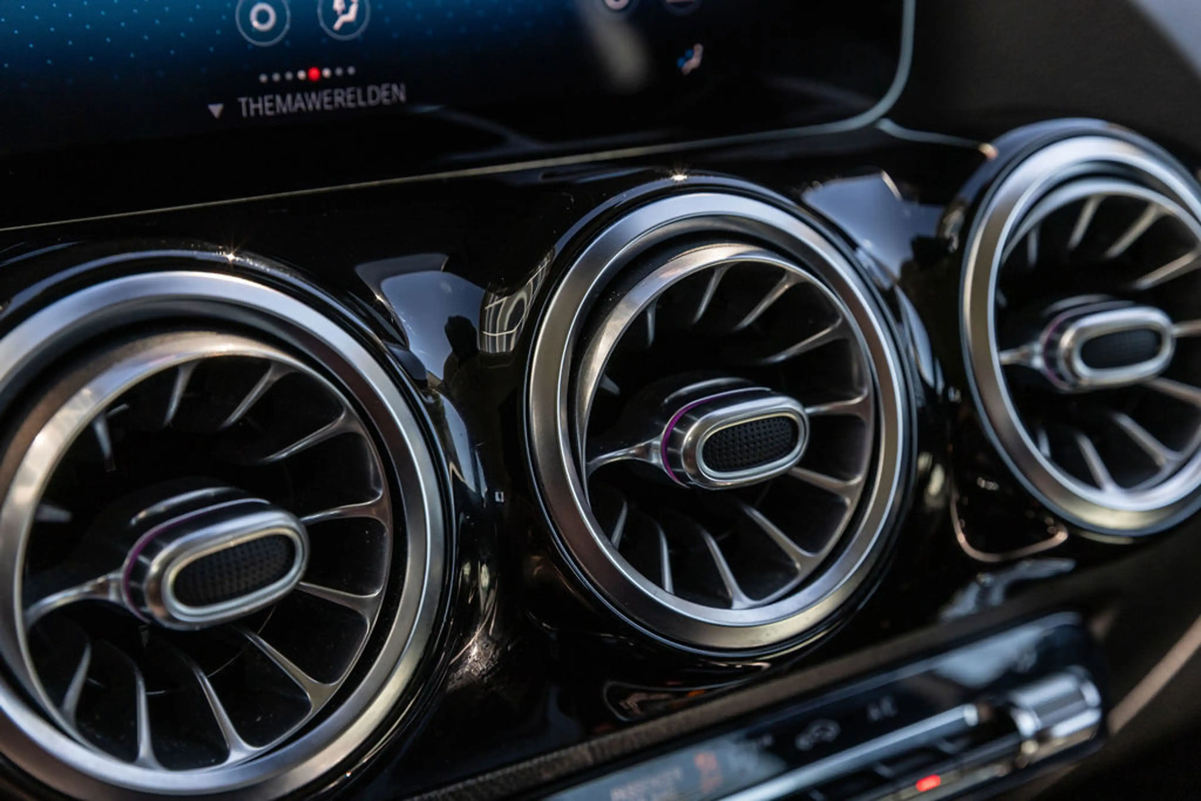 Mercedes-Benz B 180 Launch Edition — photo 25