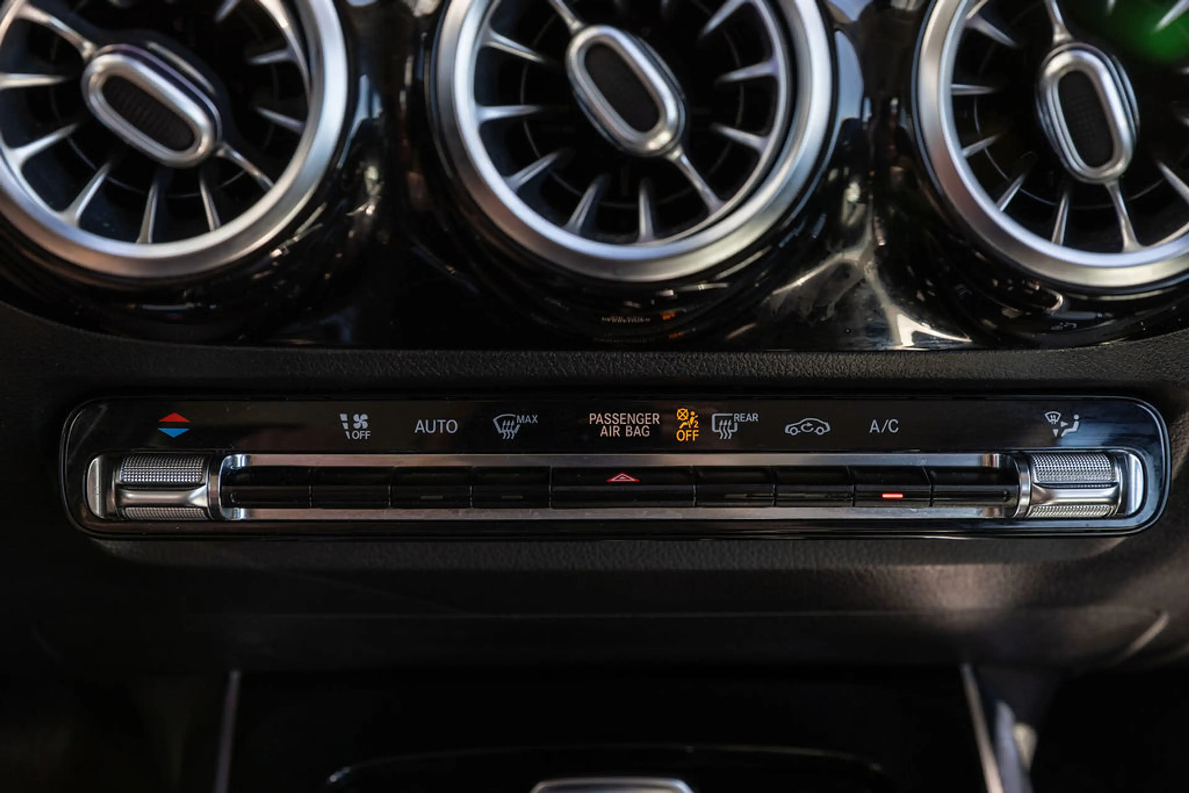 Mercedes-Benz B 180 Launch Edition — photo 10