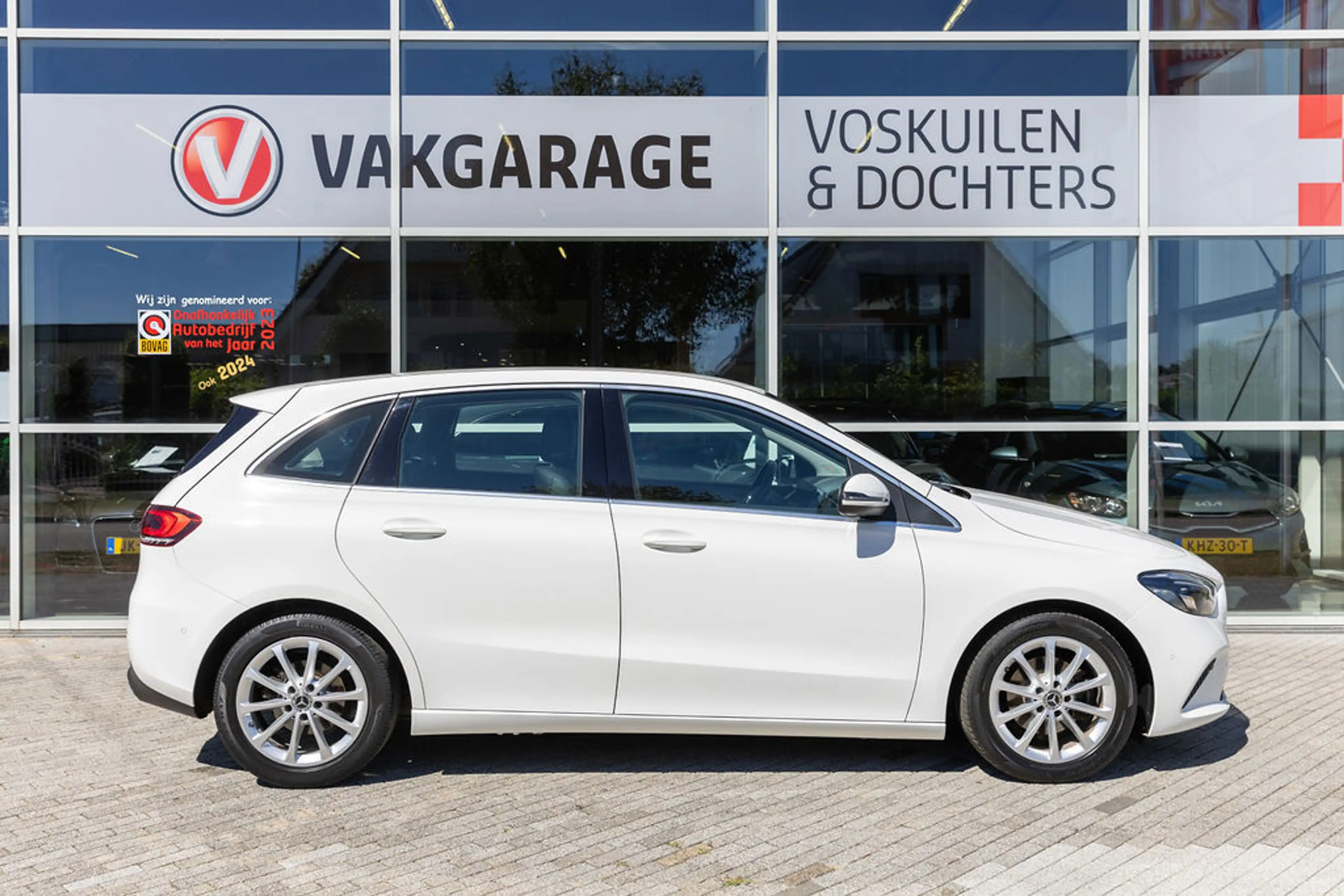 Mercedes-Benz B 180 Launch Edition — photo 47