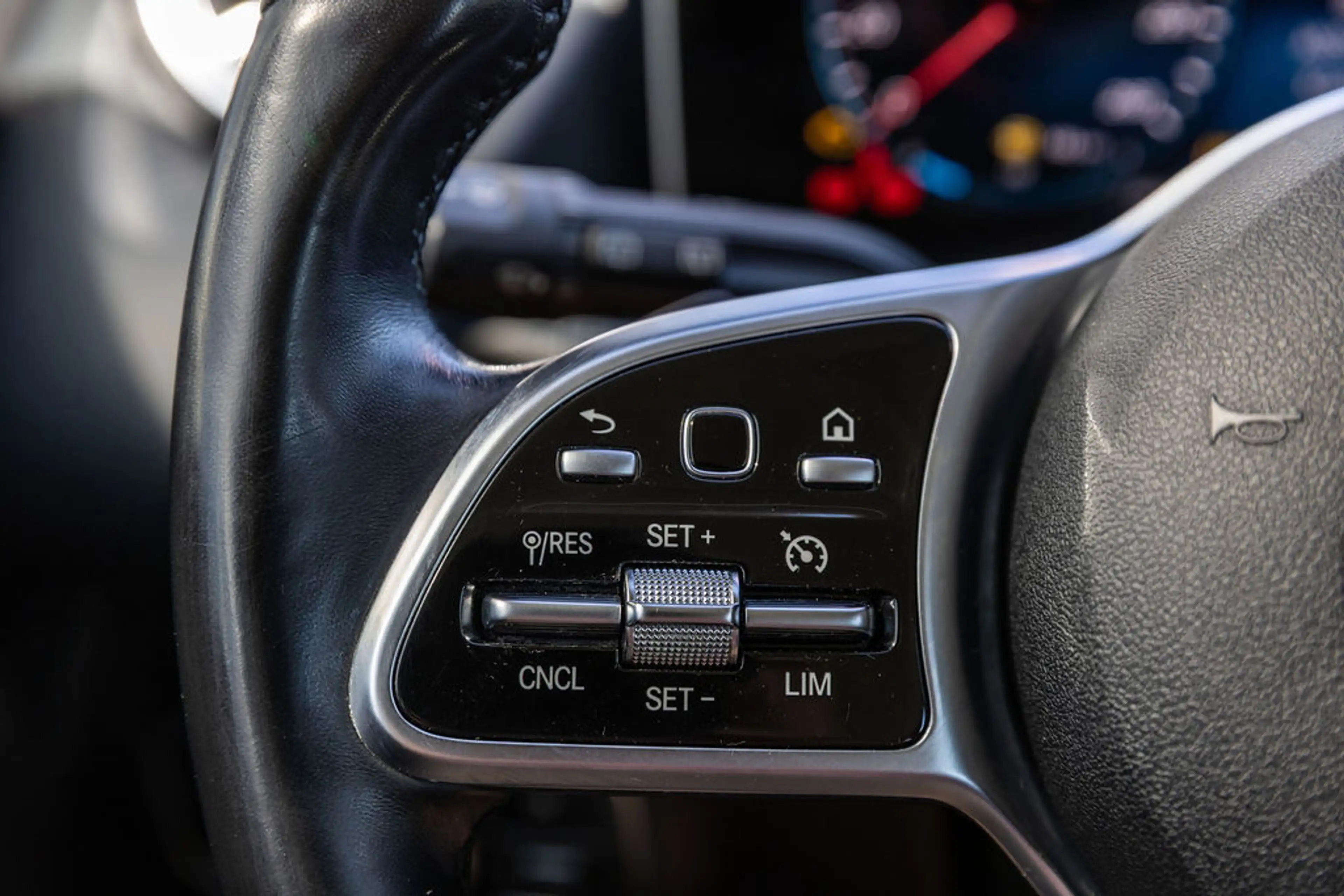 Mercedes-Benz B 180 Launch Edition — photo 12