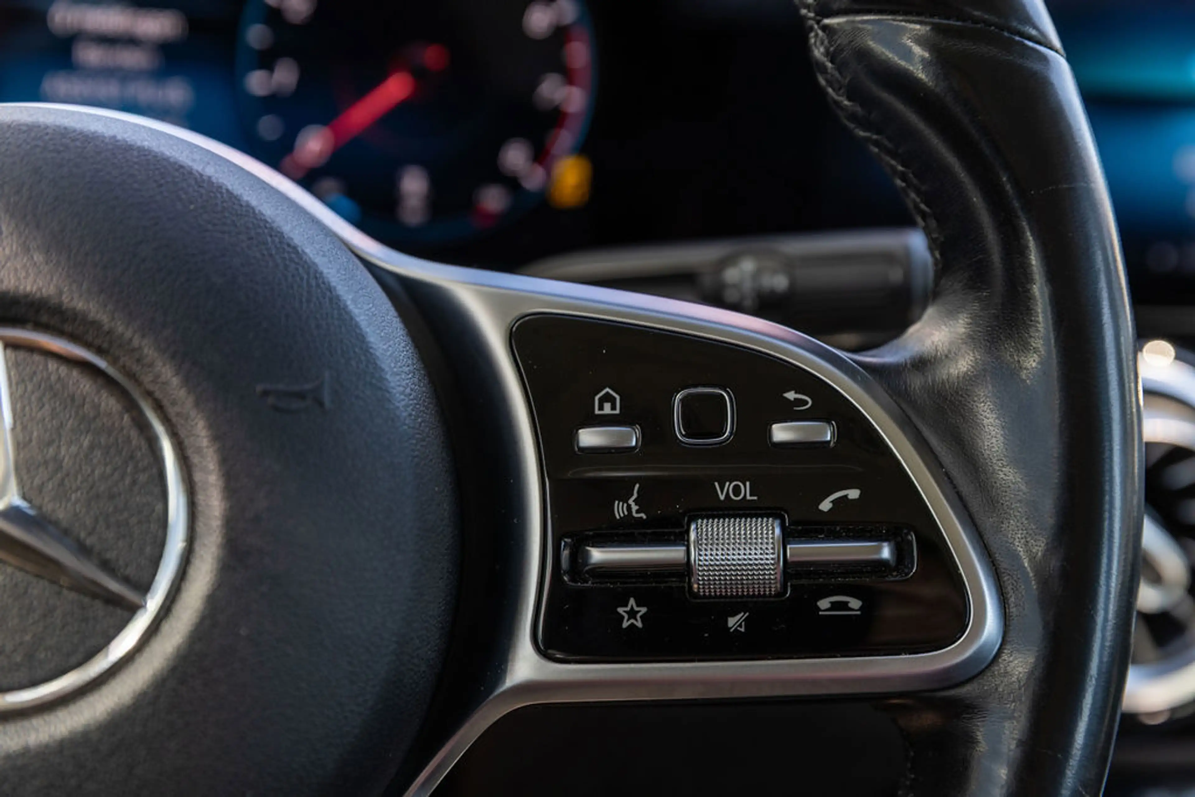 Mercedes-Benz B 180 Launch Edition — photo 11