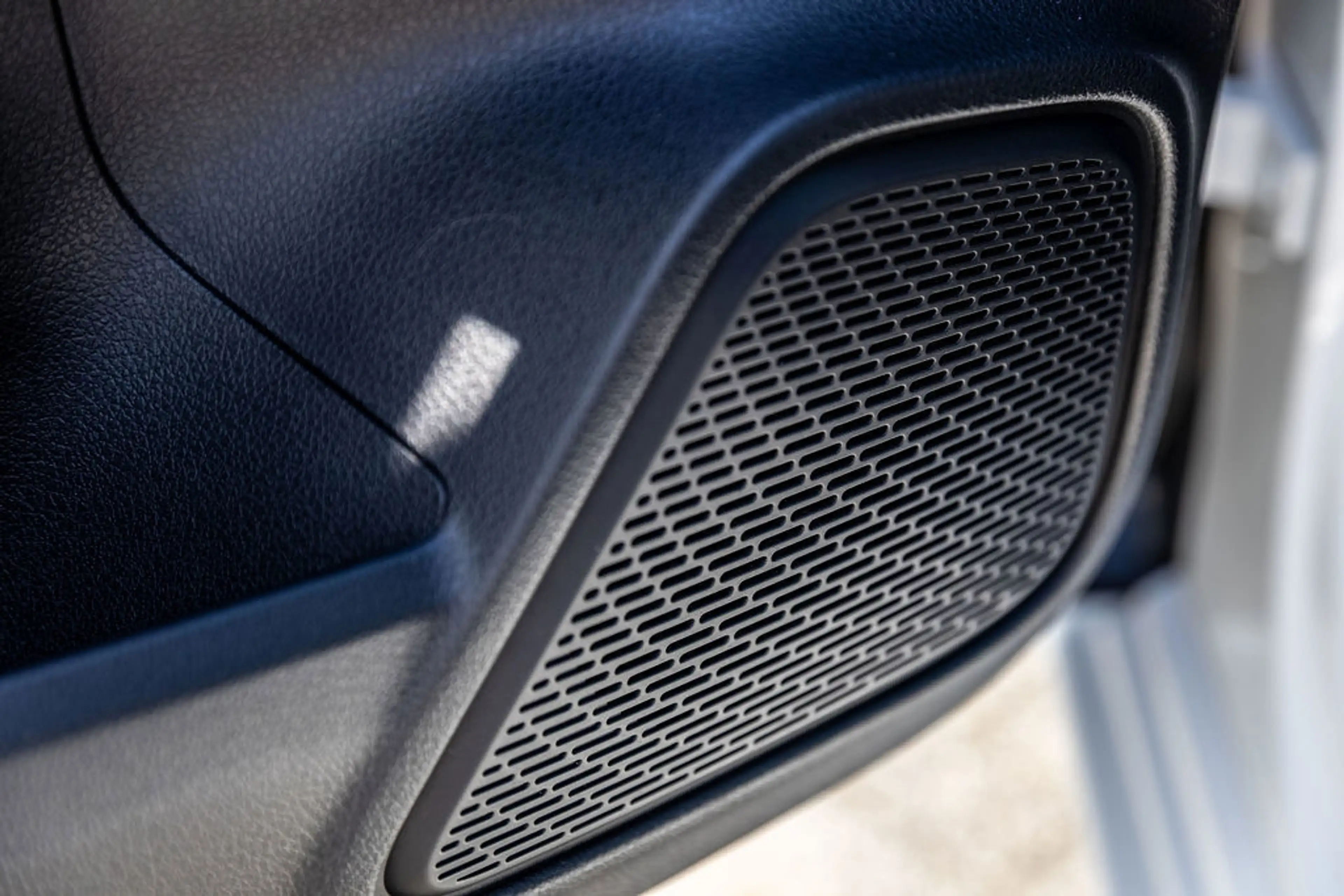 Mercedes-Benz B 180 Launch Edition — photo 31