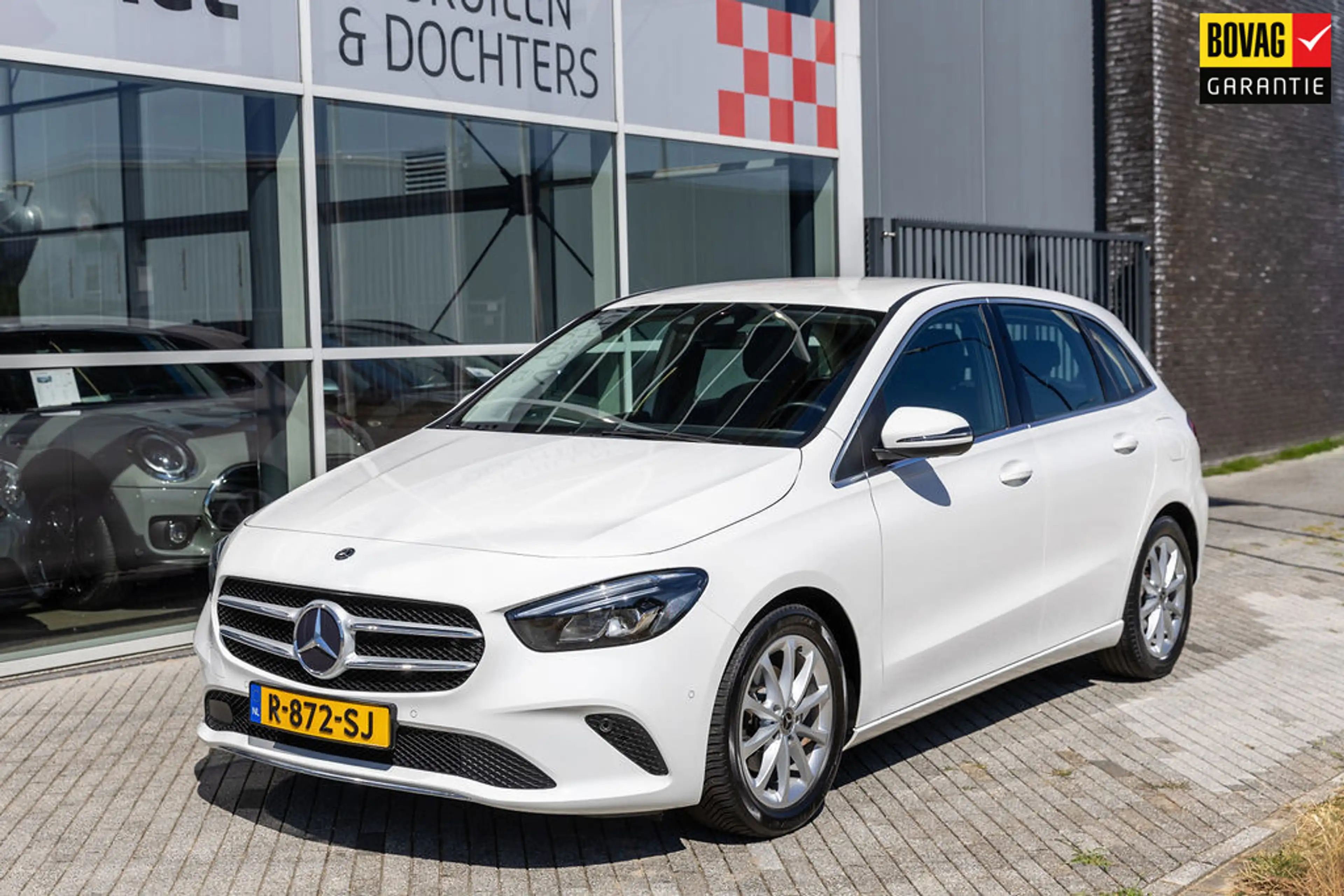 Mercedes-Benz B 180 Launch Edition