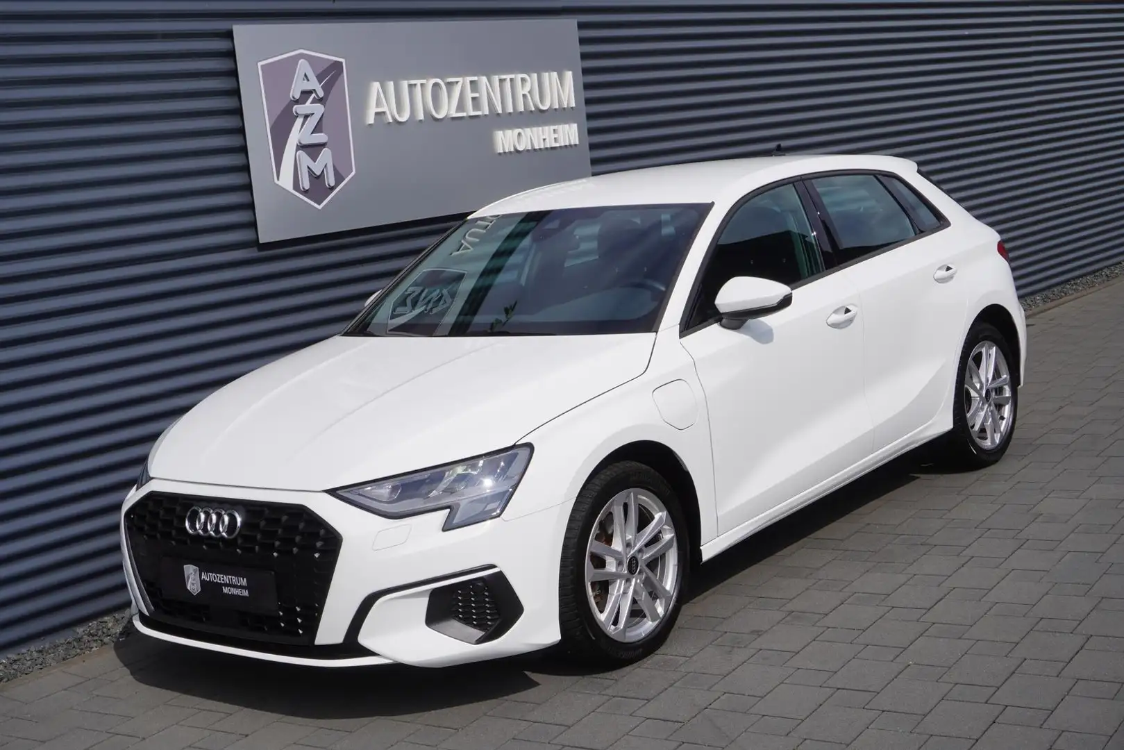 Audi A3 40 TFSI SPORTBACK|HYBRID|VIRTUAL|APPLE|NAVI Weiß - 2
