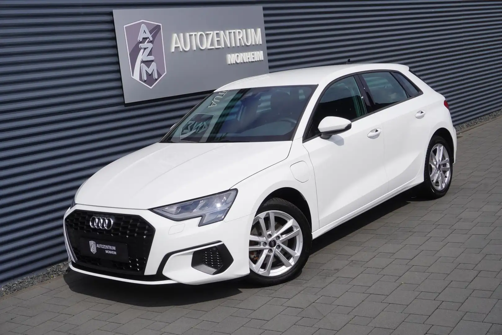 Audi A3 40 TFSI SPORTBACK|HYBRID|VIRTUAL|APPLE|NAVI Weiß - 1