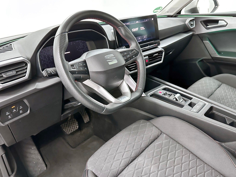 SEAT Leon Sportstourer FR-PANO-LED-AHK-ACC-VIRTUAL — photo 17