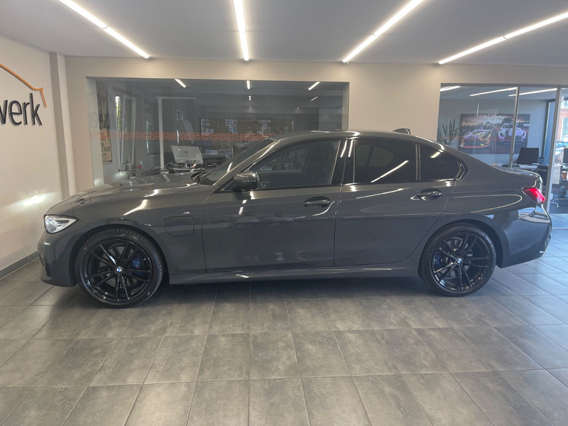 BMW 330 e M Sport Lim.*AUT/LED/Leder/LivePRO/ALU/TOP — photo 7