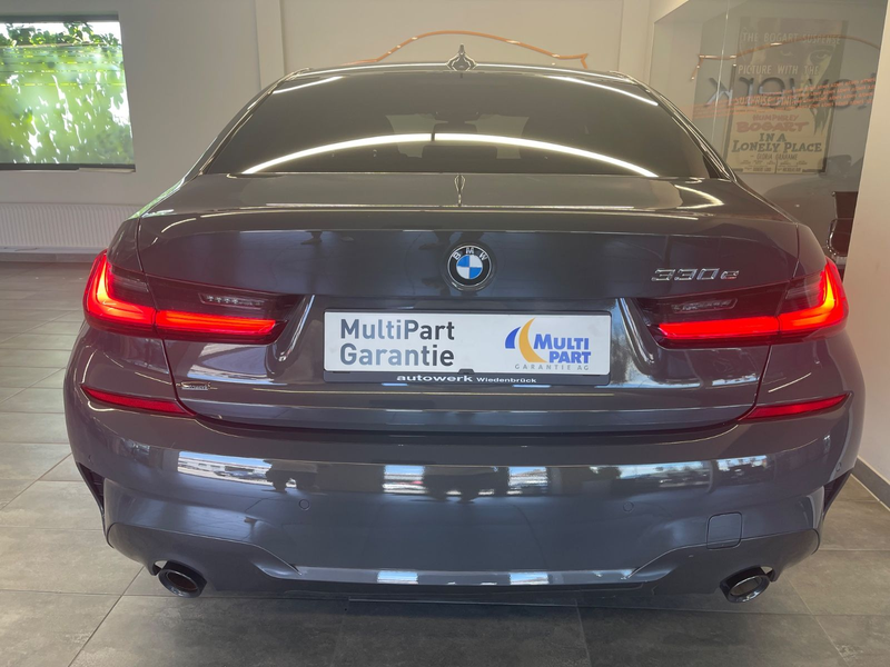 BMW 330 e M Sport Lim.*AUT/LED/Leder/LivePRO/ALU/TOP — photo 5