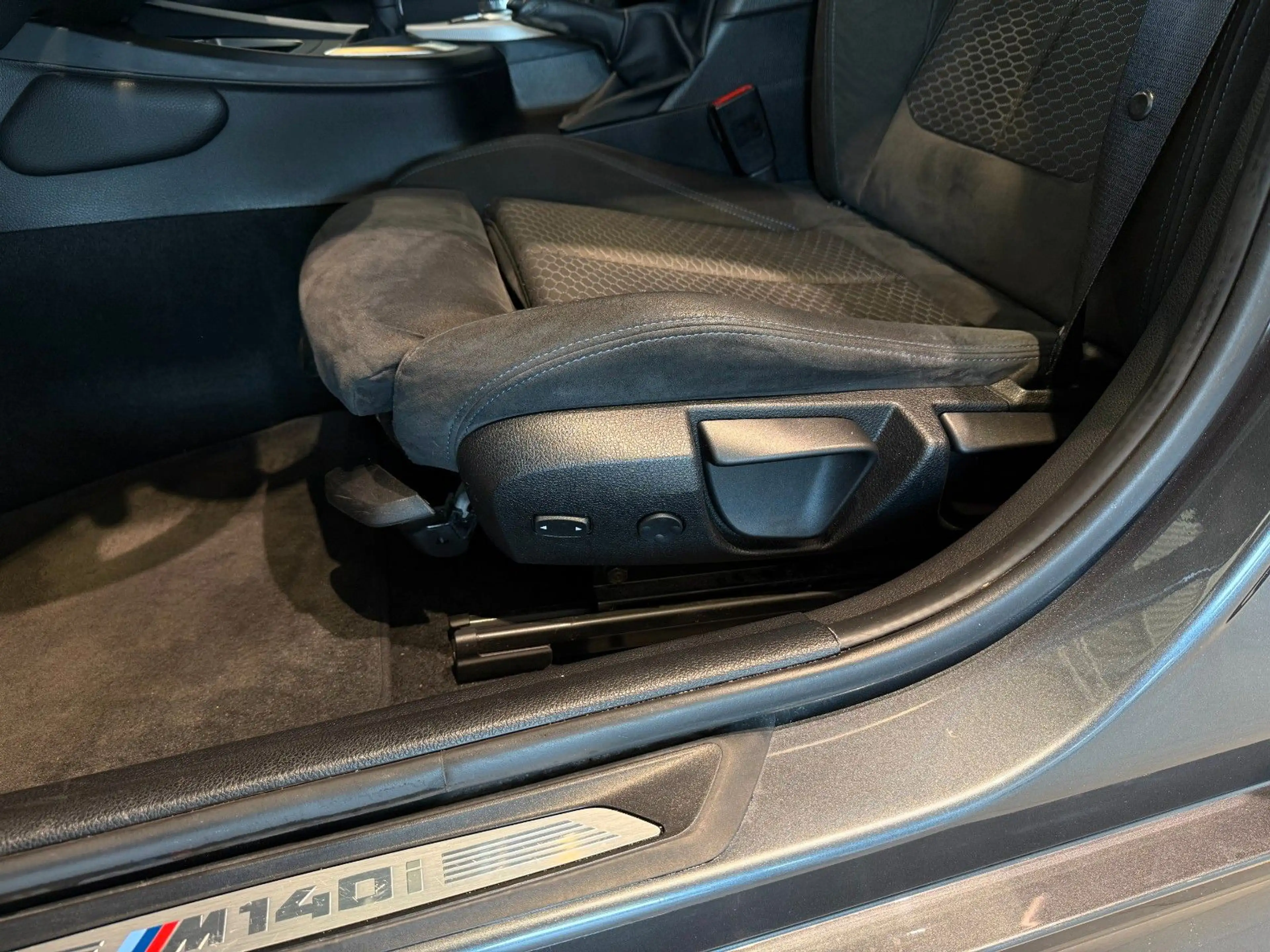 BMW 140 1 Limousine 5-trg. M140 i Special Edition — photo 11