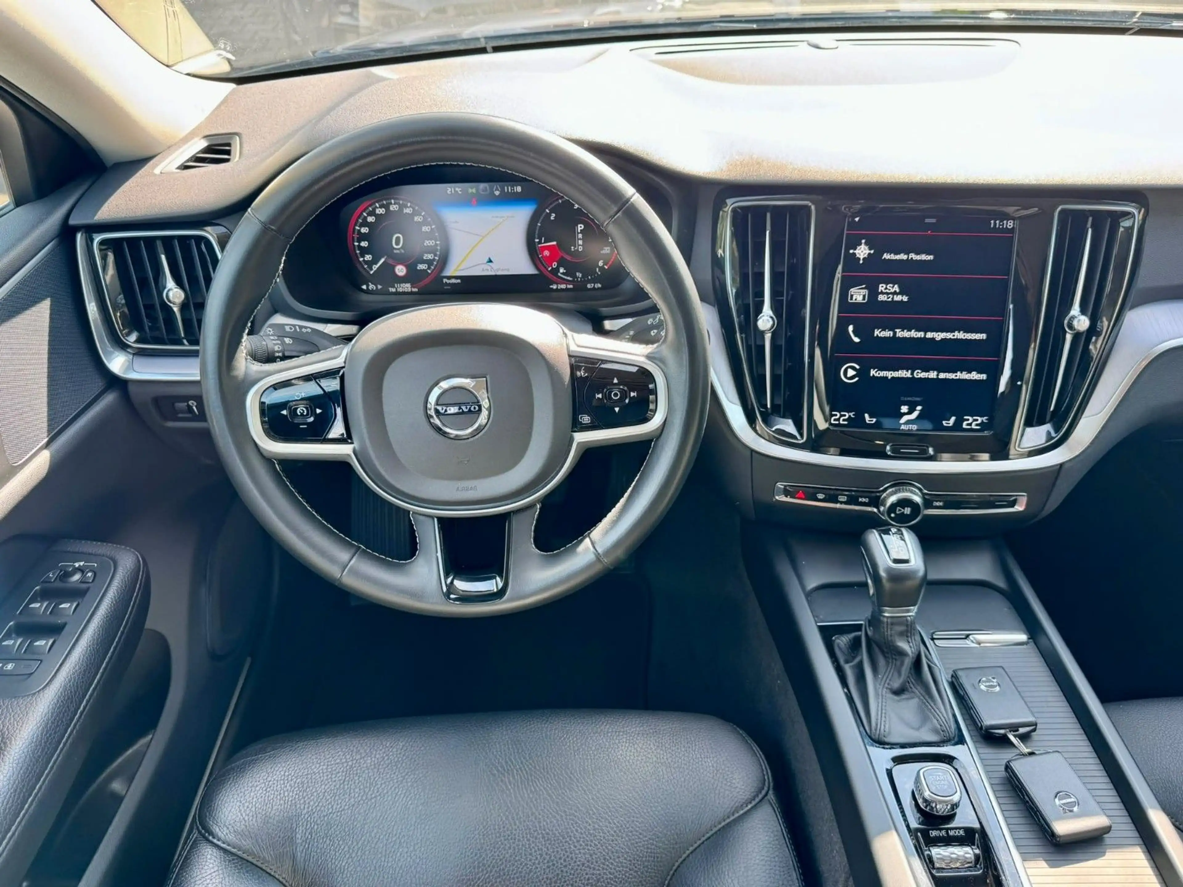 Volvo V60 D3 Momentum Pro*IntelliSafe PRO*KAM*LEDER* — photo 13