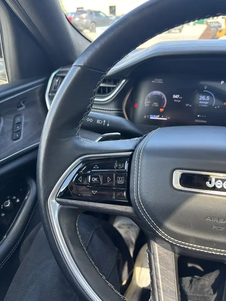 Jeep Grand Cherokee снимка Jeep Grand Cherokee