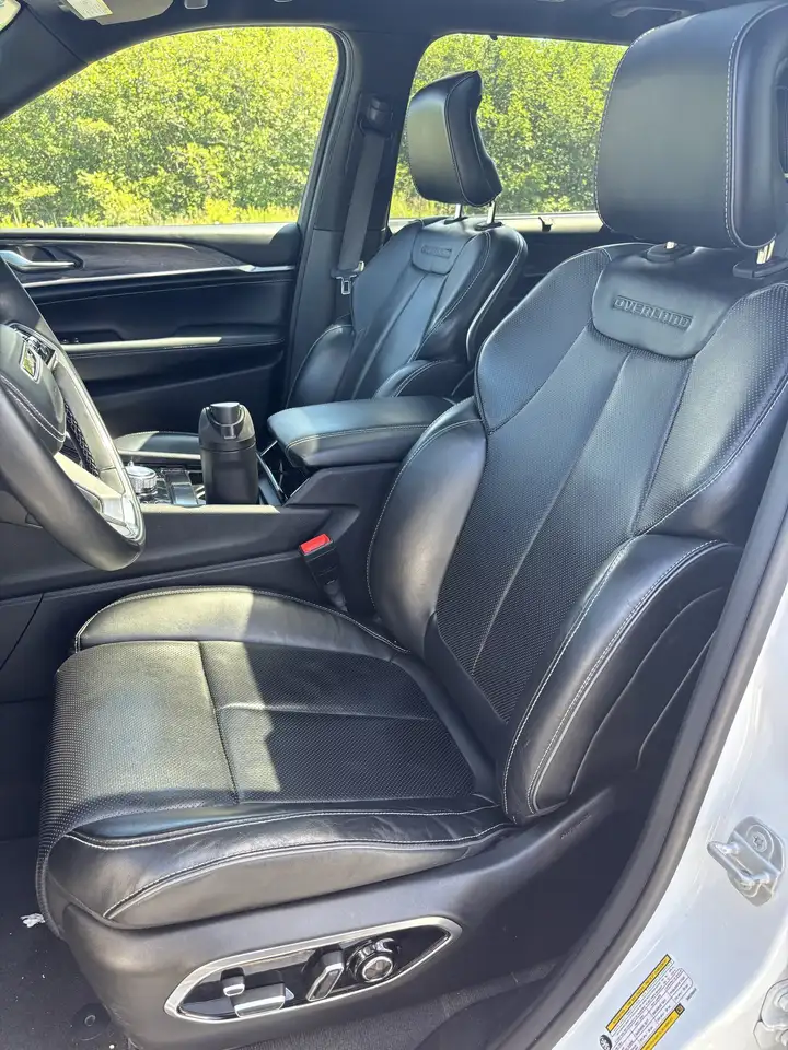 Jeep Grand Cherokee снимка Jeep Grand Cherokee