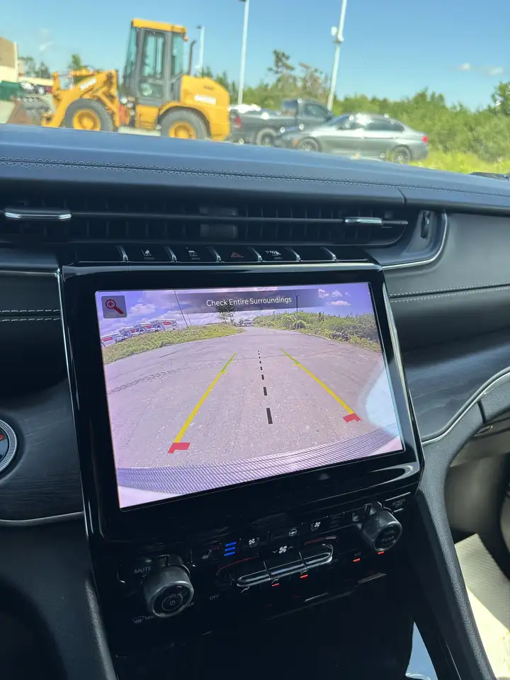 Jeep Grand Cherokee снимка Jeep Grand Cherokee