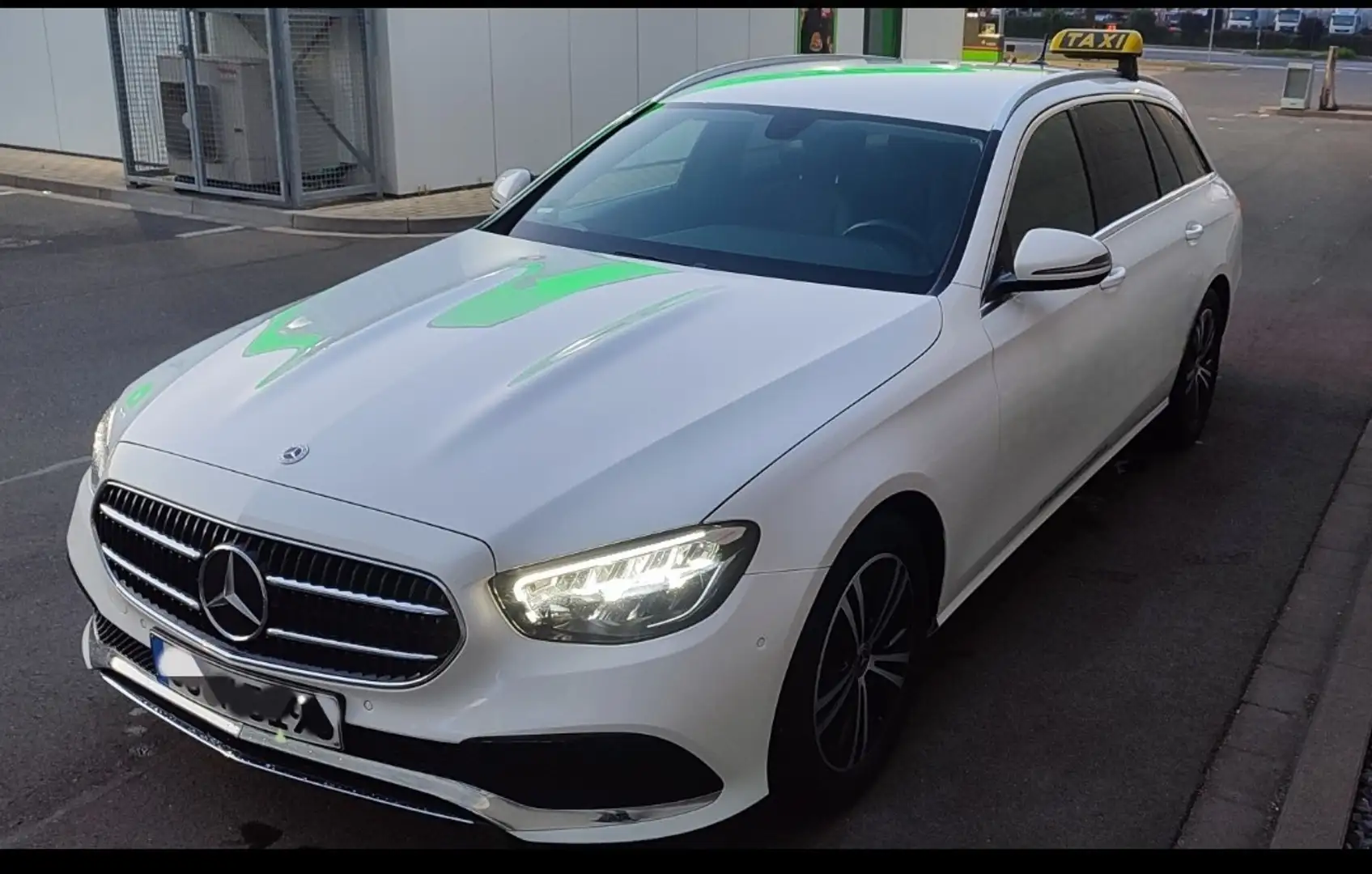 Mercedes-Benz E 220 Taxi Paket mit Funk und Dachschild - 2