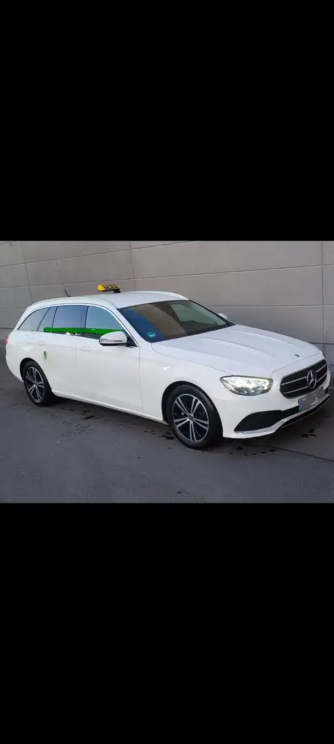 Mercedes-Benz E 220 Taxi Paket mit Funk und Dachschild - 1