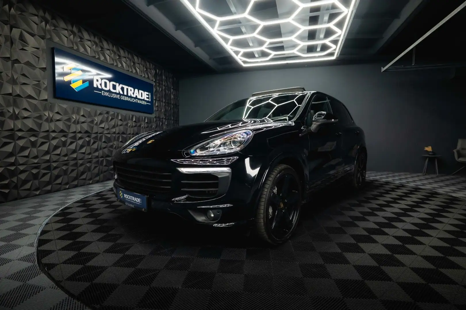 Porsche Cayenne S 4.2 V8 Sport Design *Pano*Airmatic*LED Schwarz - 1