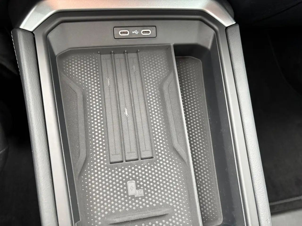 Volkswagen T-Roc 1.5 eTSI DSG R-LINE NEUES MODELL+AHK+KAM 22