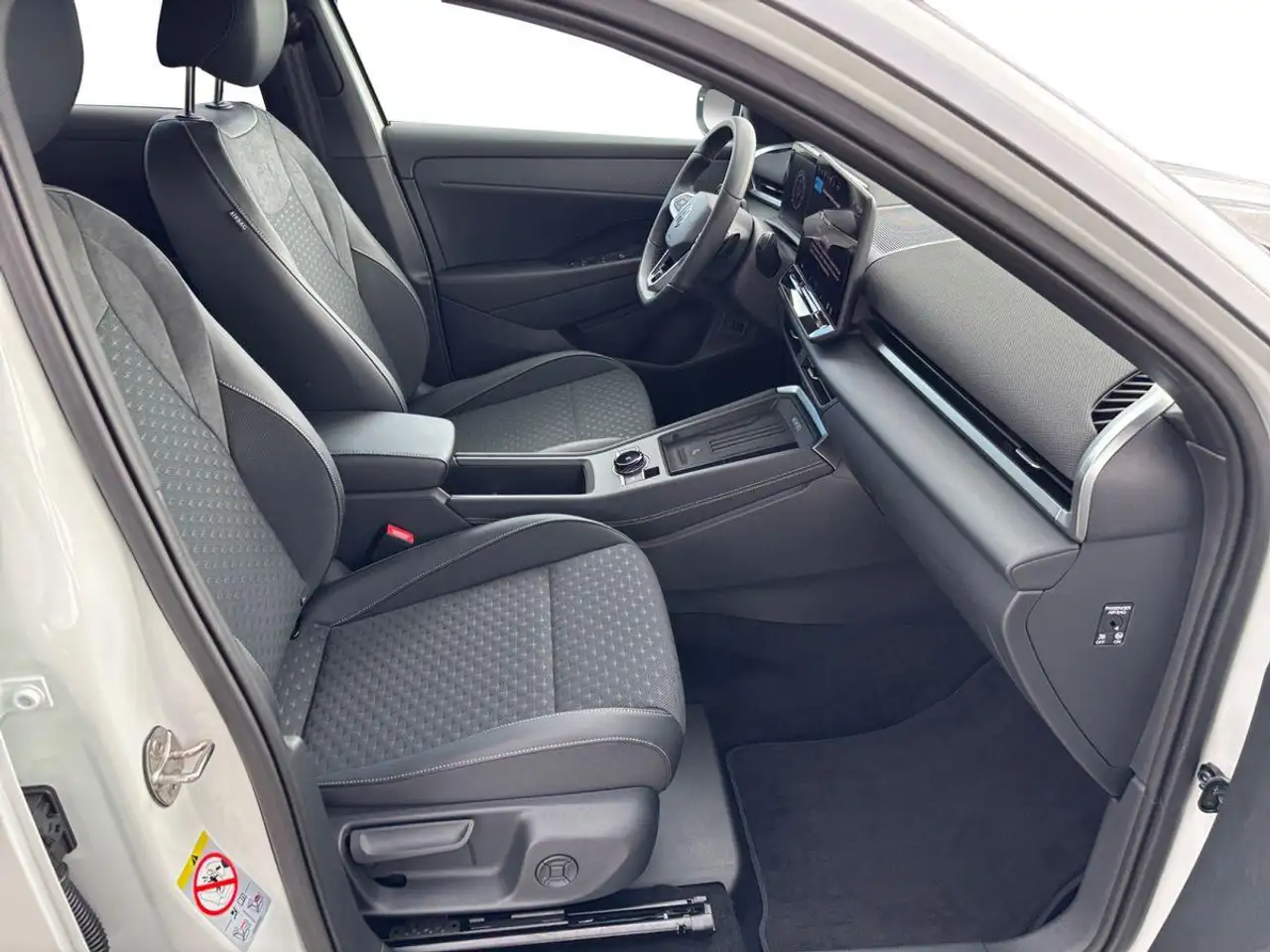 Volkswagen T-Roc 1.5 eTSI DSG R-LINE NEUES MODELL+AHK+KAM 15