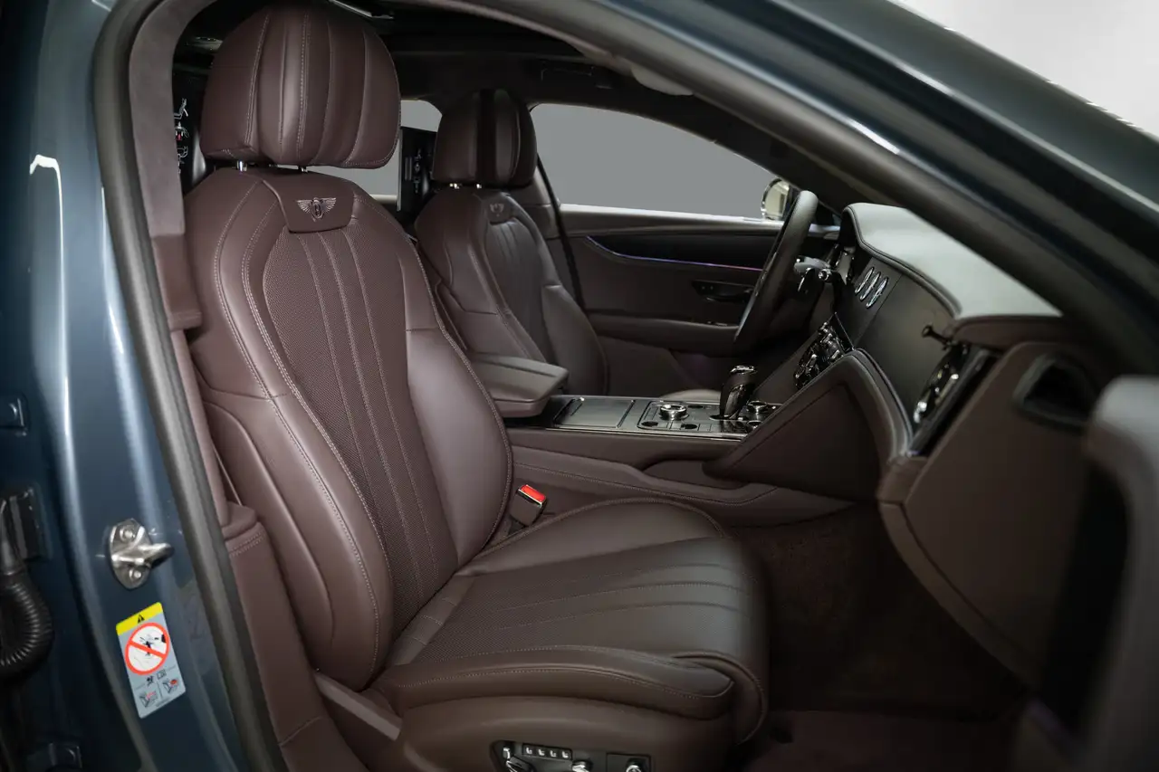 Bentley Flying Spur 2025 — фото 10
