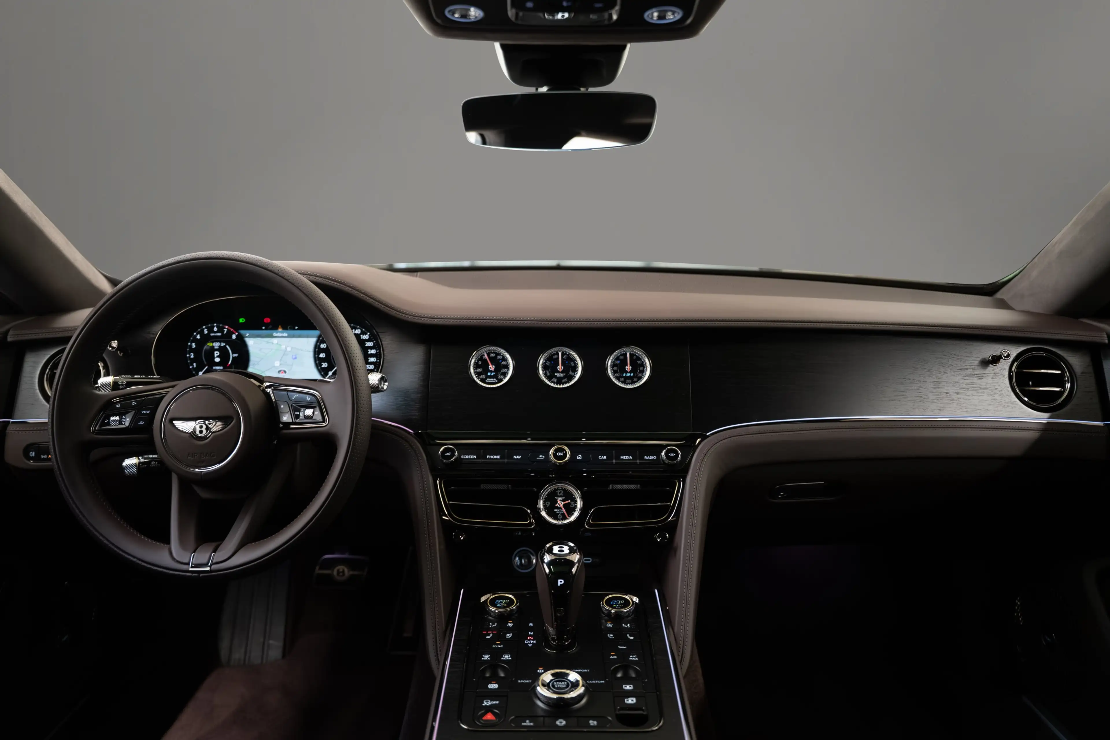 Bentley Flying Spur V8 Hybrid MY26 — photo 11