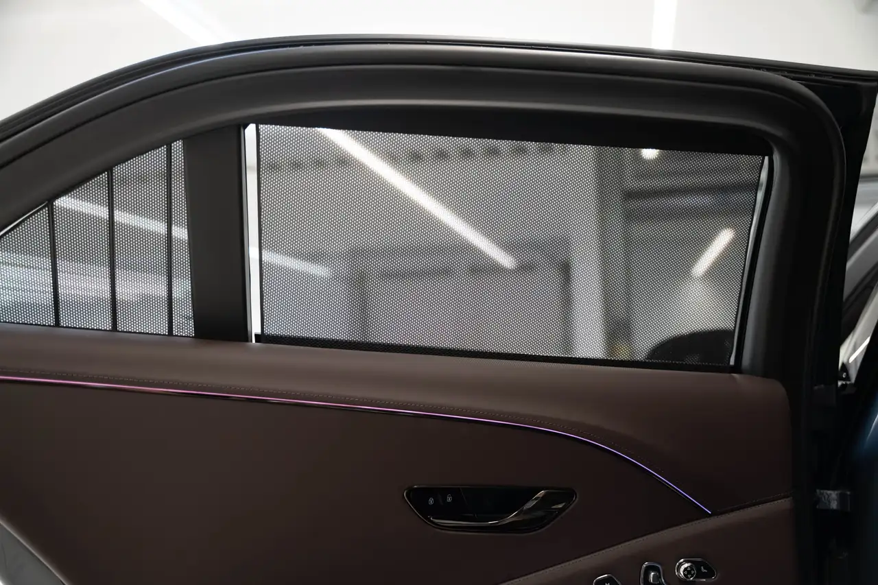 Bentley Flying Spur 2025 — фото 15