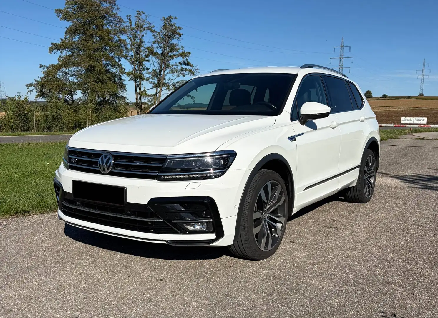 Volkswagen Tiguan Allspace Tiguan 2,0 TDI SCR 4Motion 7 Sitze Allspace Highline DSG Allspace Highline Weiß - 1