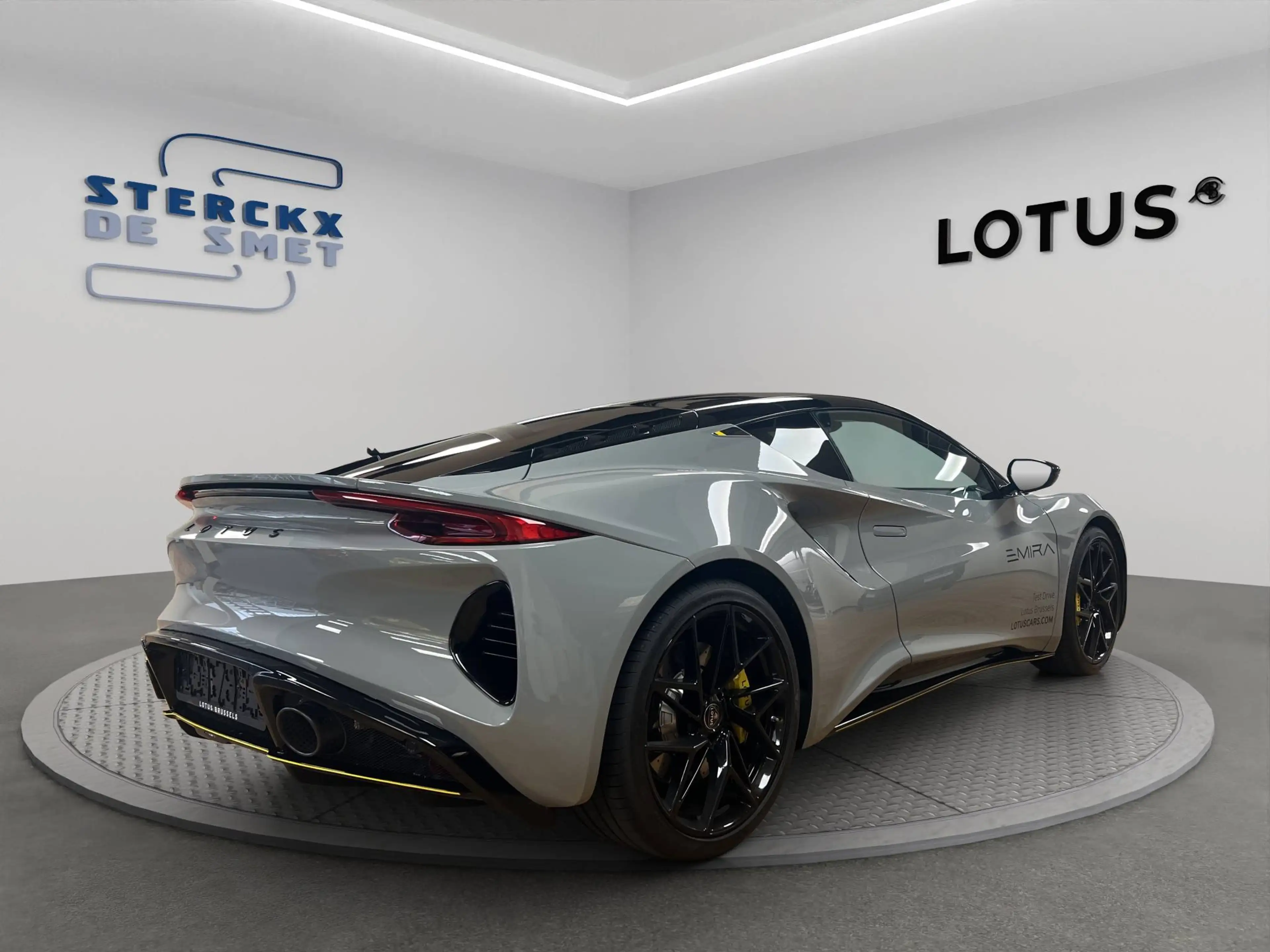 Lotus Emira Turbo SE Racing Line — photo 6