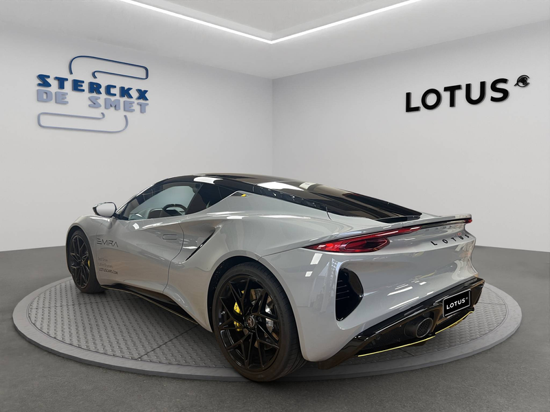 Lotus Emira Turbo SE Racing Line — photo 4