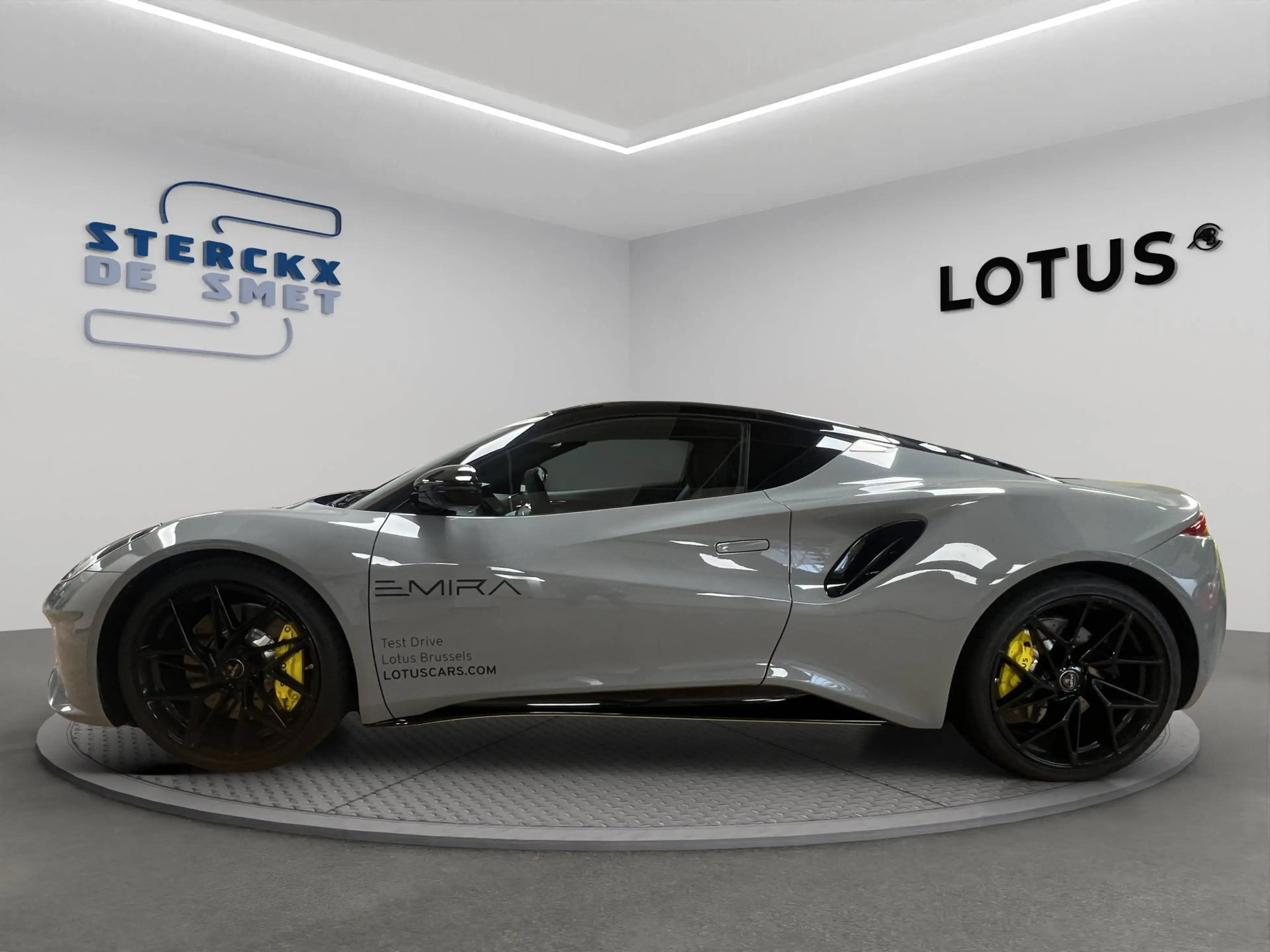 Lotus Emira Turbo SE Racing Line — photo 3
