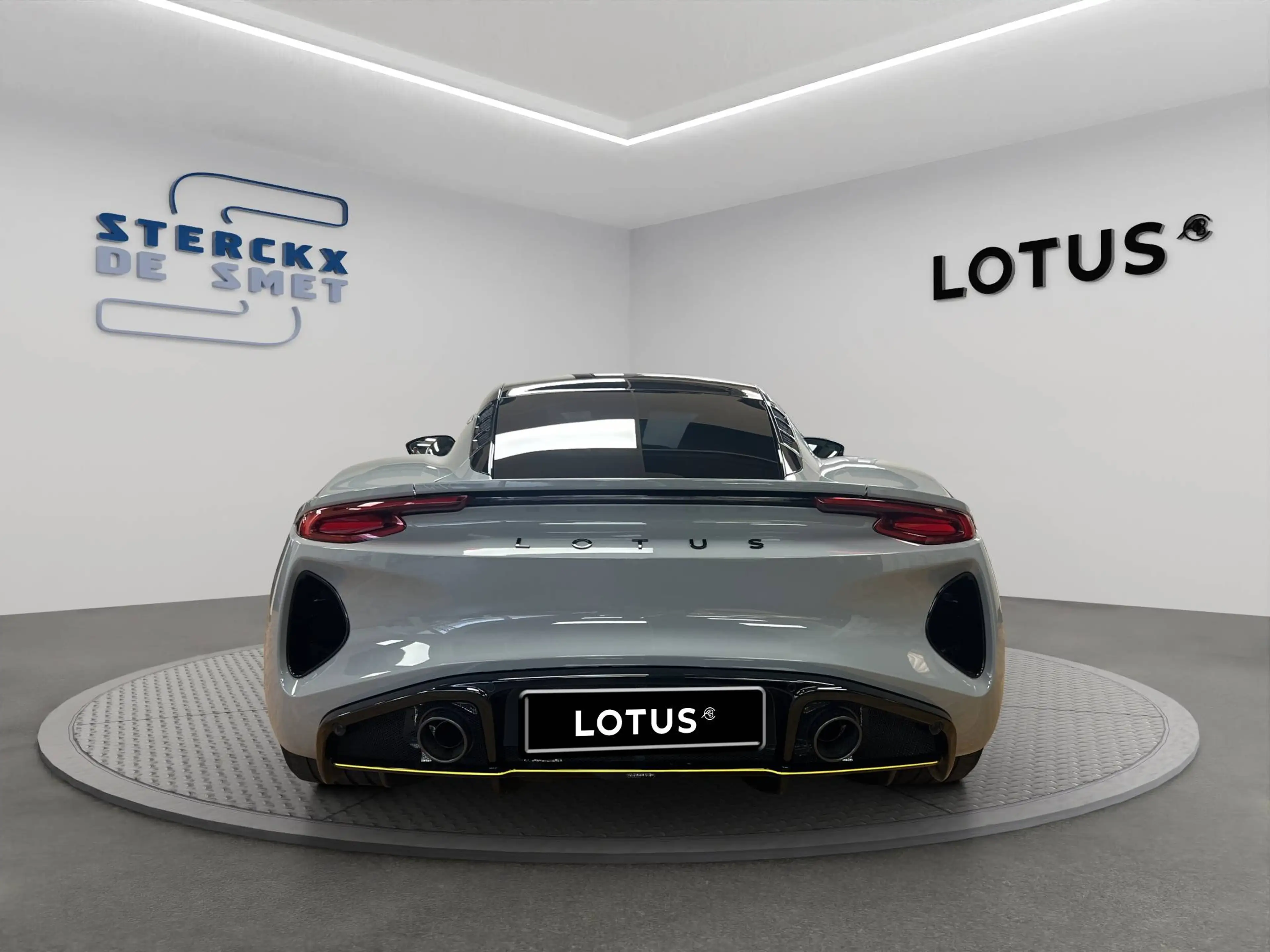 Lotus Emira Turbo SE Racing Line — photo 5