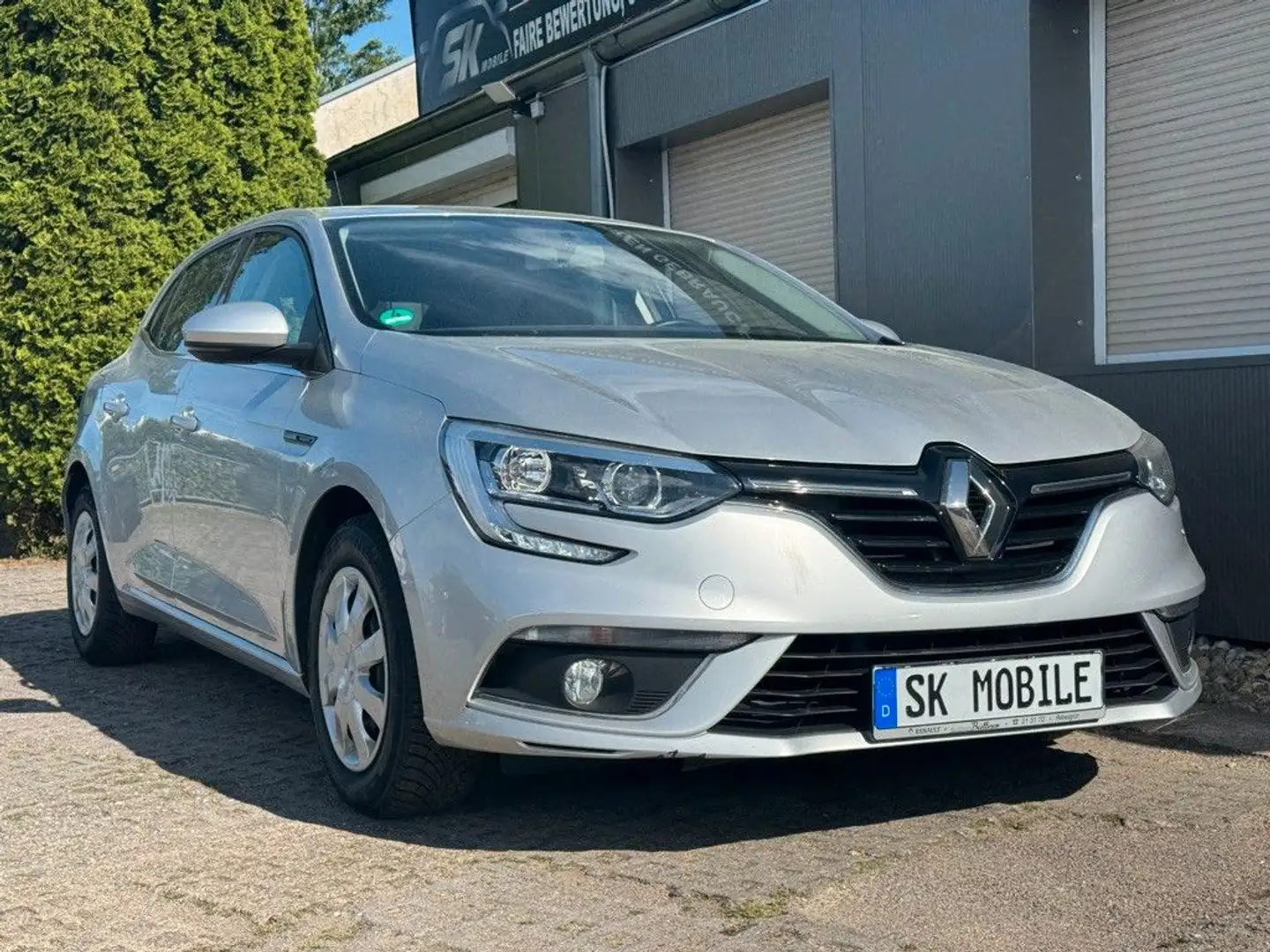 Renault Megane IV Lim.Experience 1HAND*6GANG*TEMP*SitzHZ Gris - 1