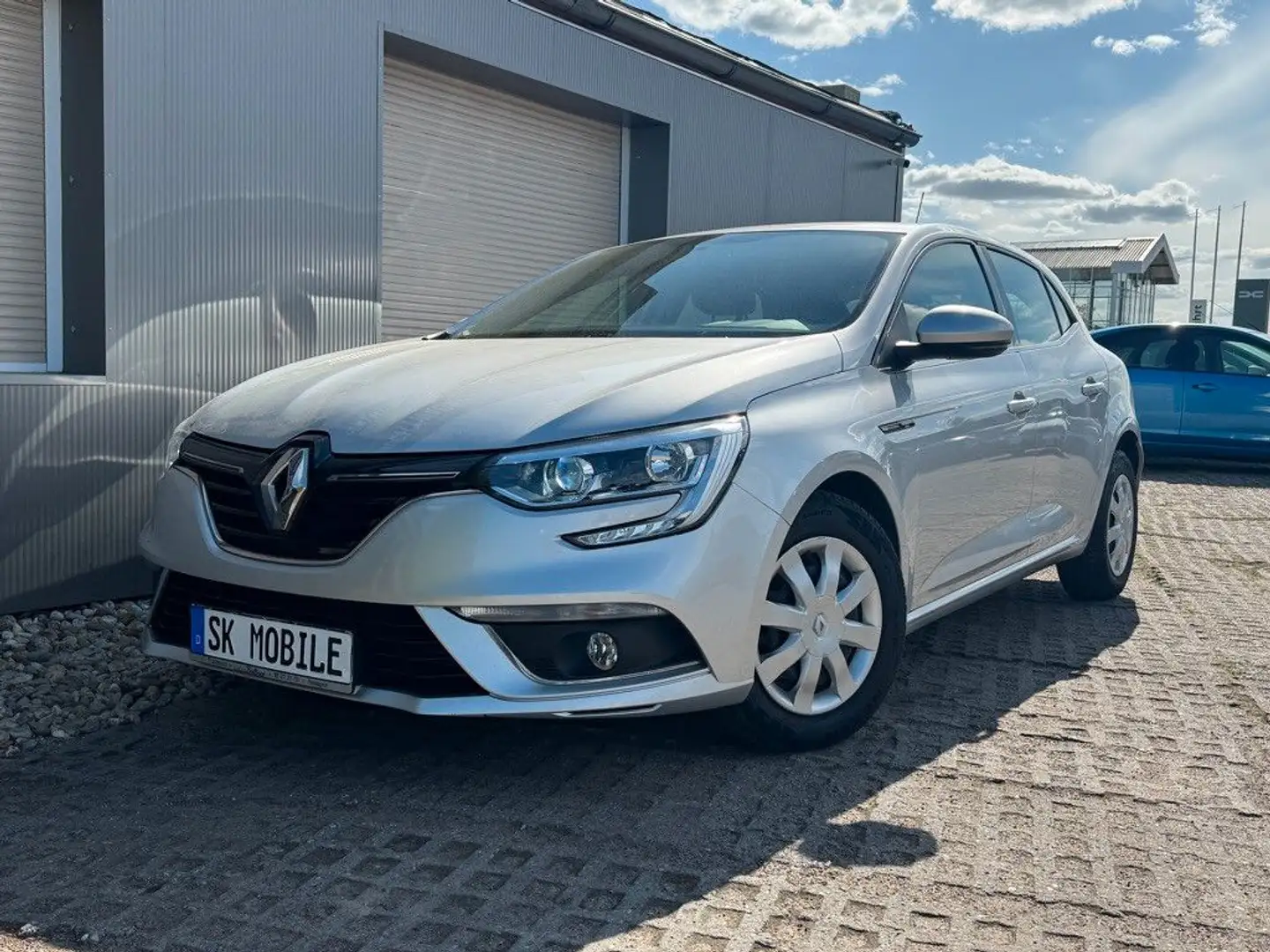 Renault Megane IV Lim.Experience 1HAND*6GANG*TEMP*SitzHZ Gris - 2